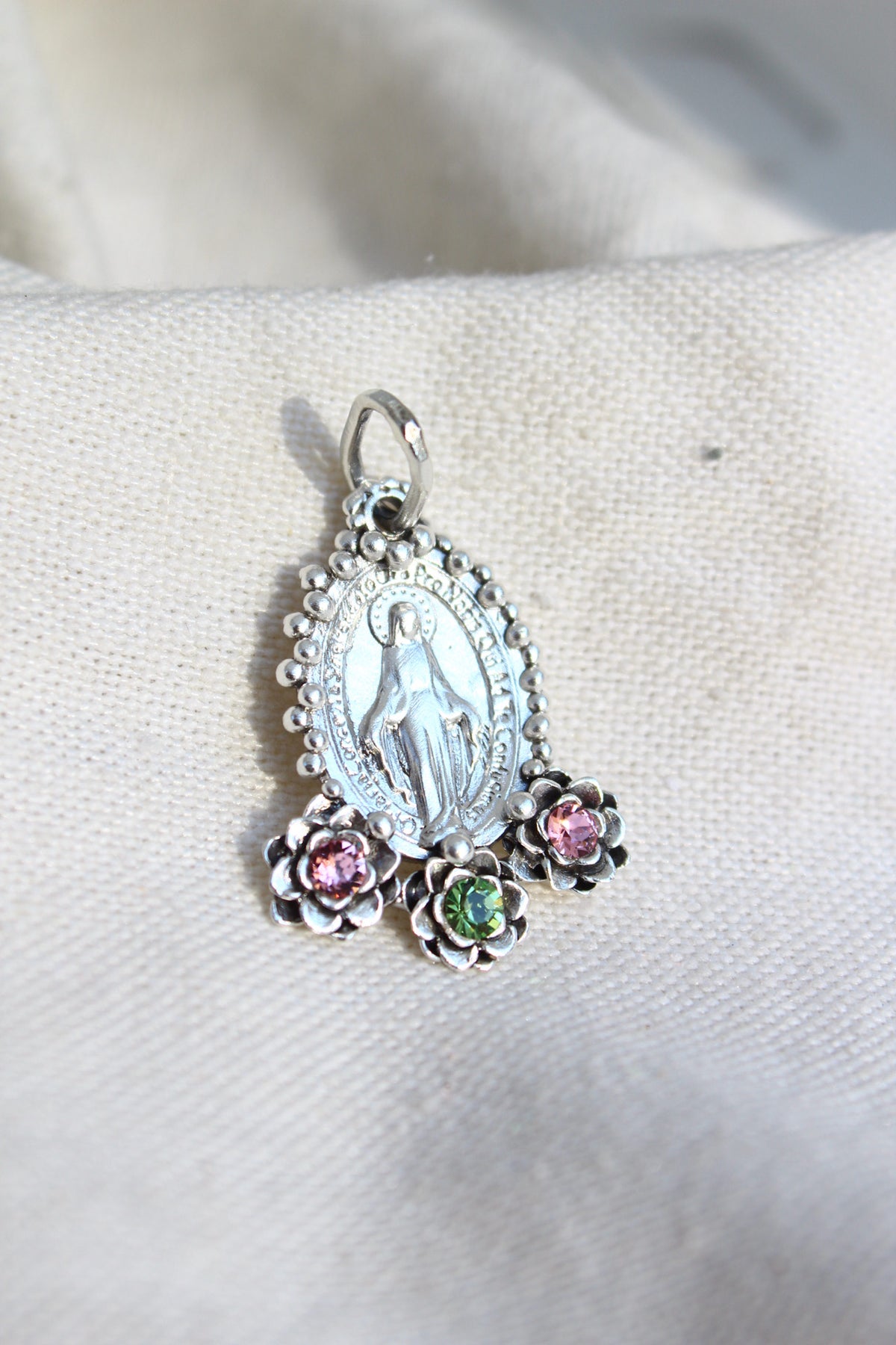 Collar Virgen de los milagros M #5