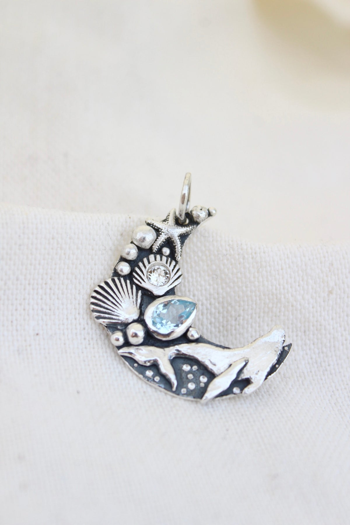 Collar Luna di Atlantis “MAREA” Topacio sky blue
