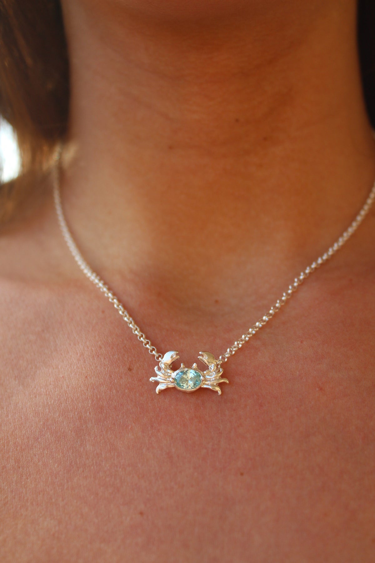 Collar crab Frosty mint oval