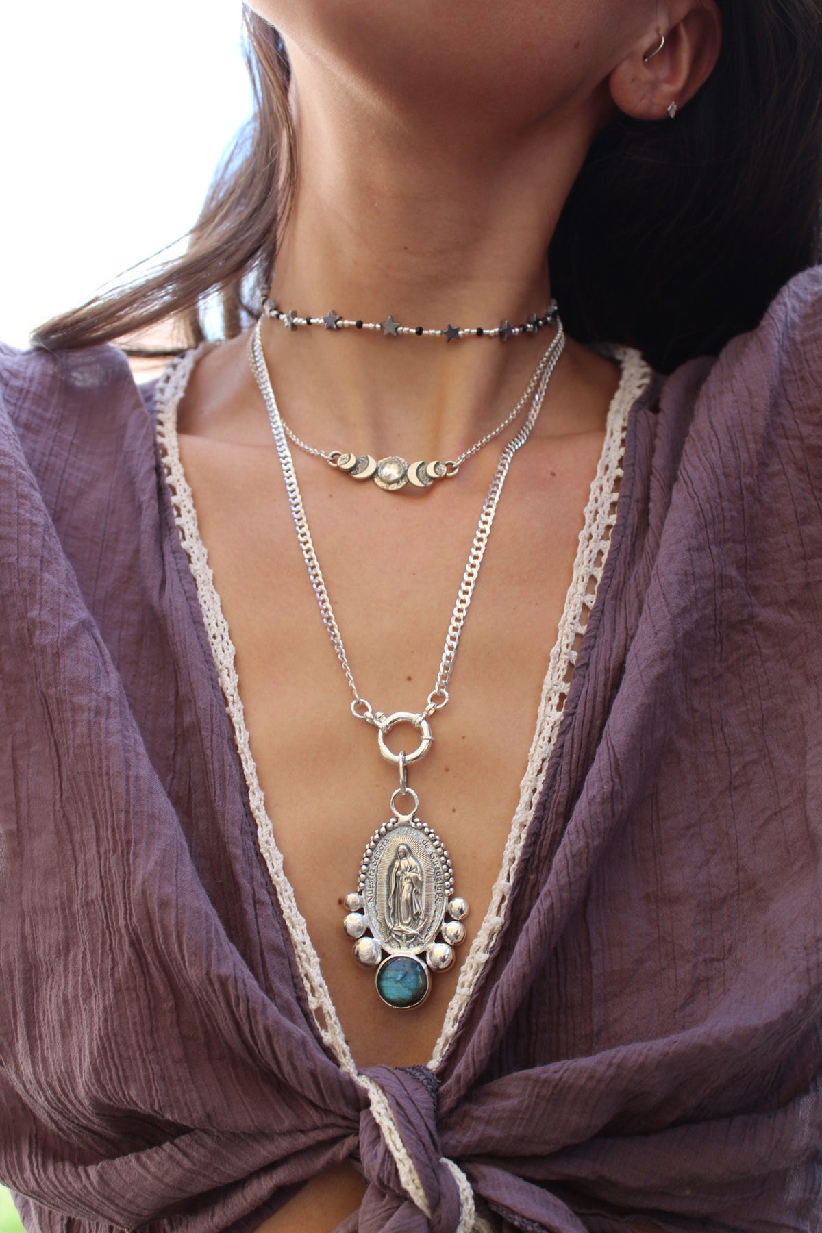 Medalla Virgen de Guadalupe XL con labradorita XL