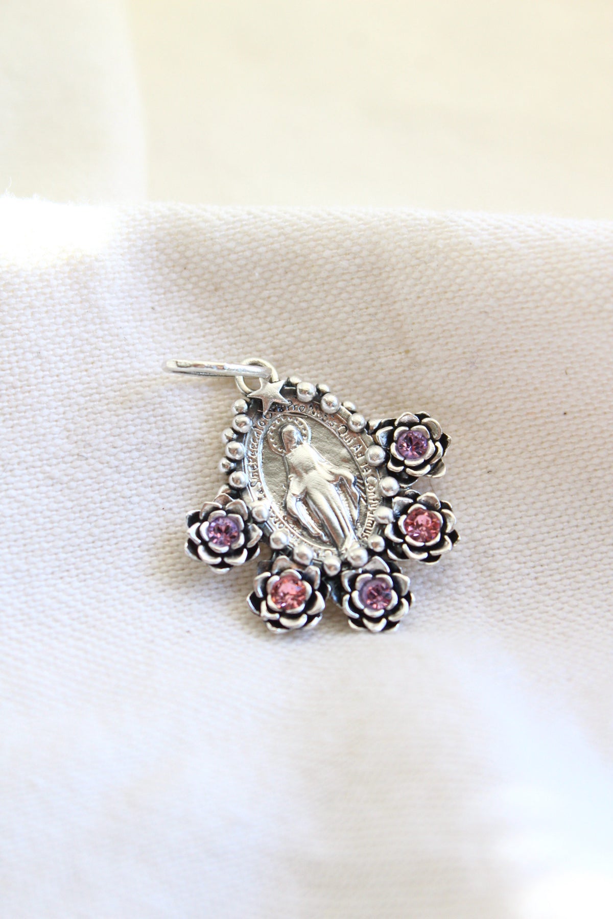 Collar virgen de los milagros #16