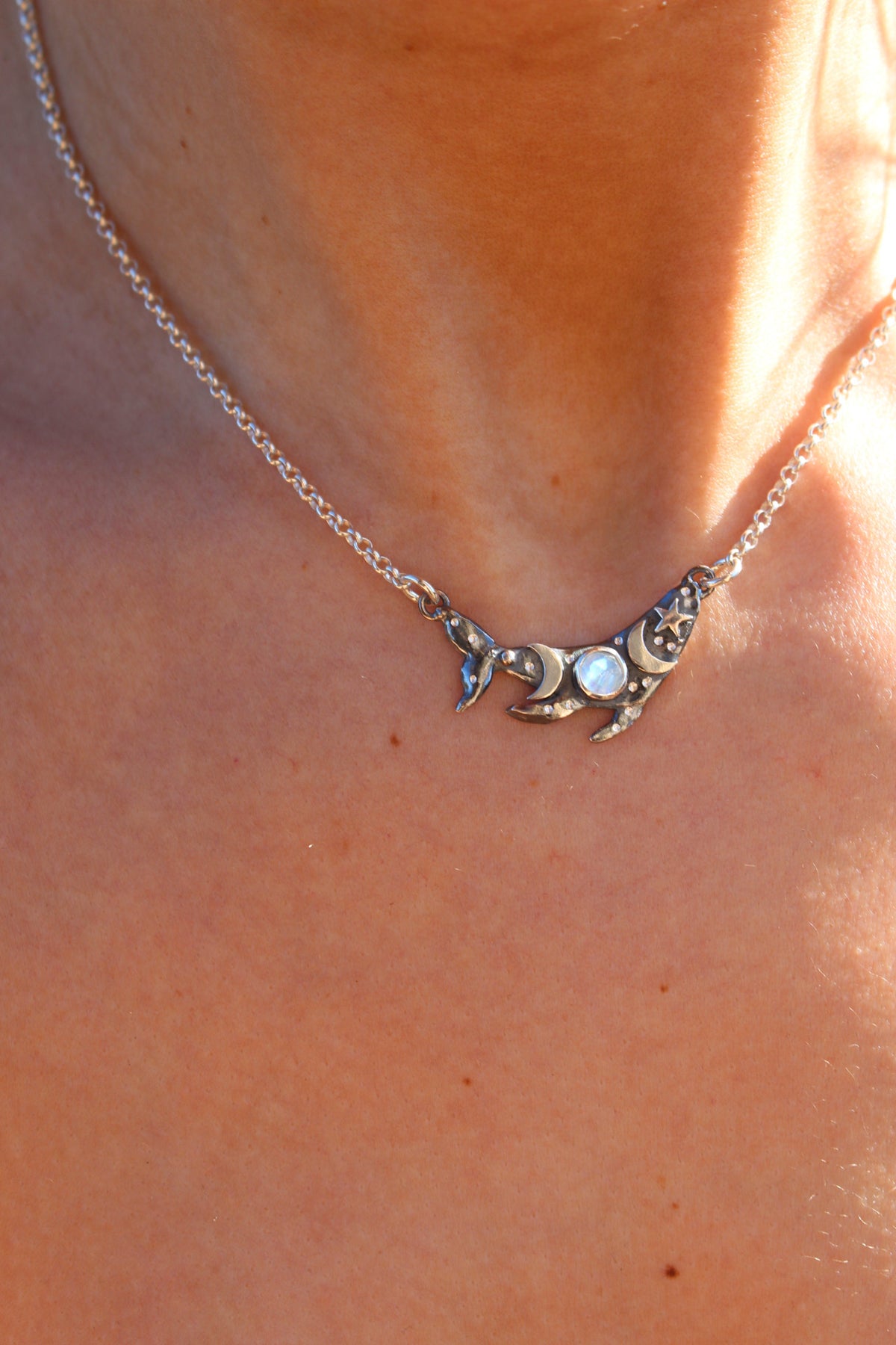 Collar Ballena petit noche estrellada piedra luna