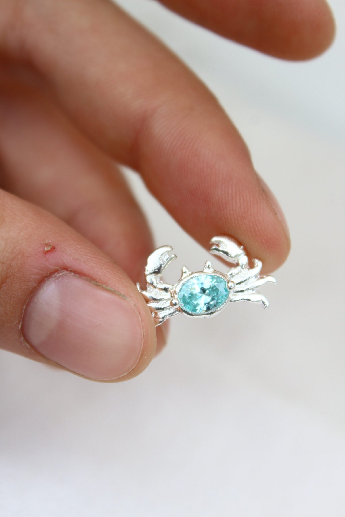 Collar crab Frosty mint oval