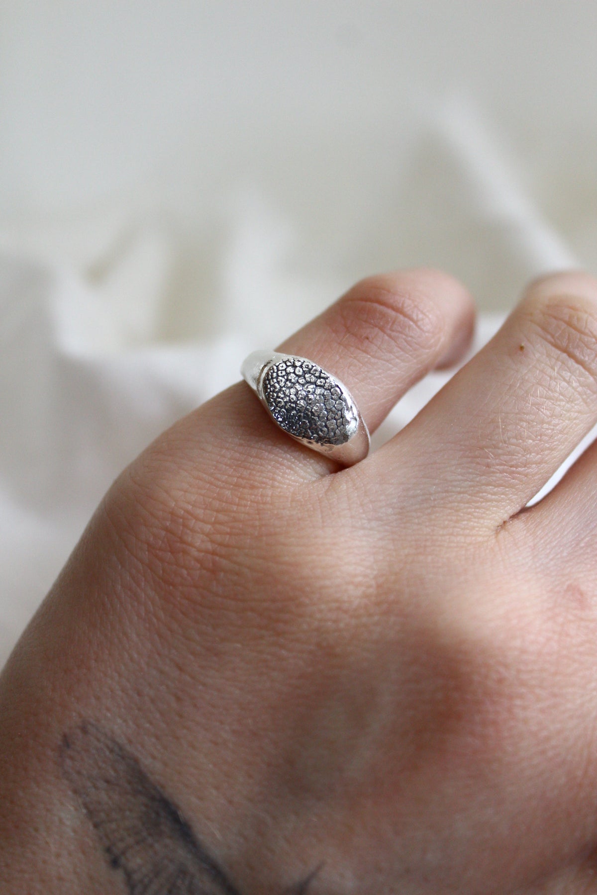 ANILLO HUELLA “OVAL”