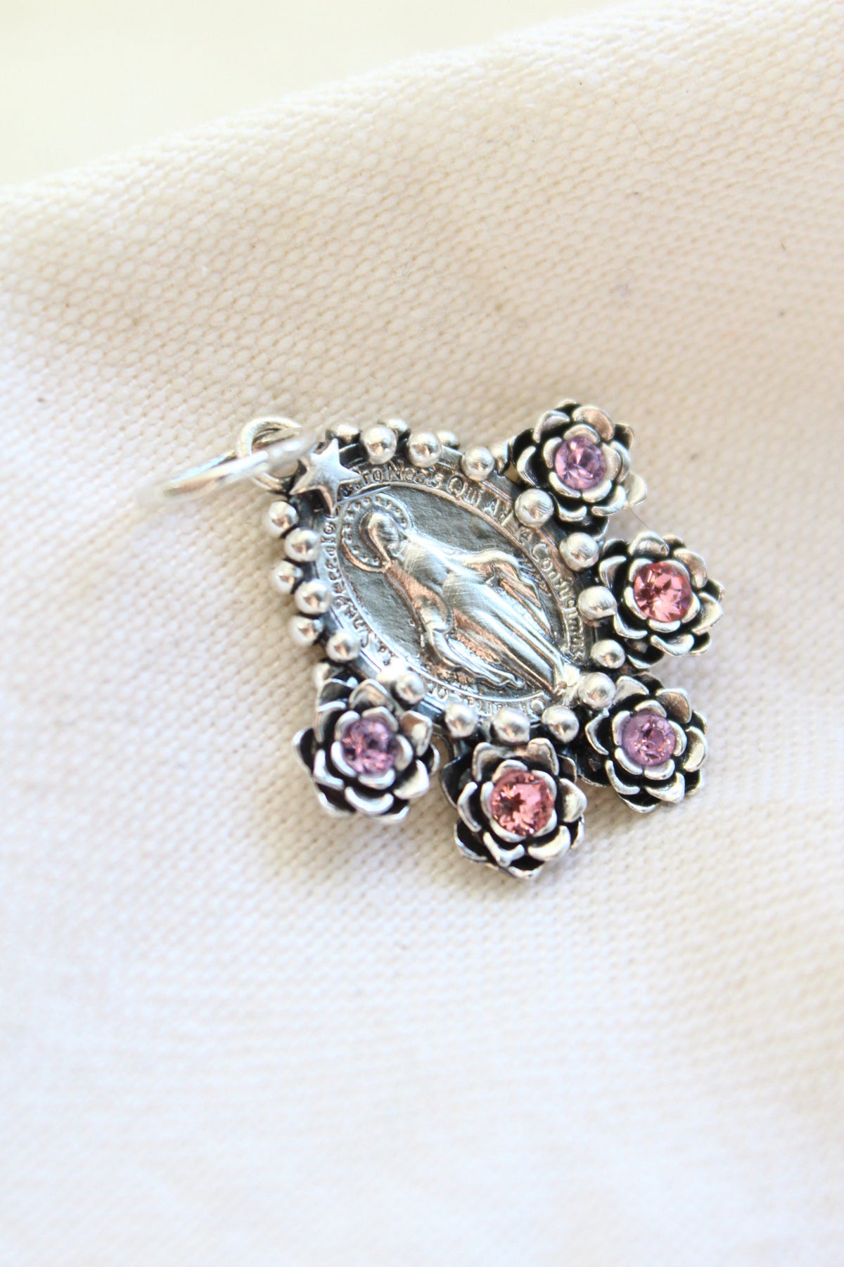 Collar virgen de los milagros #16