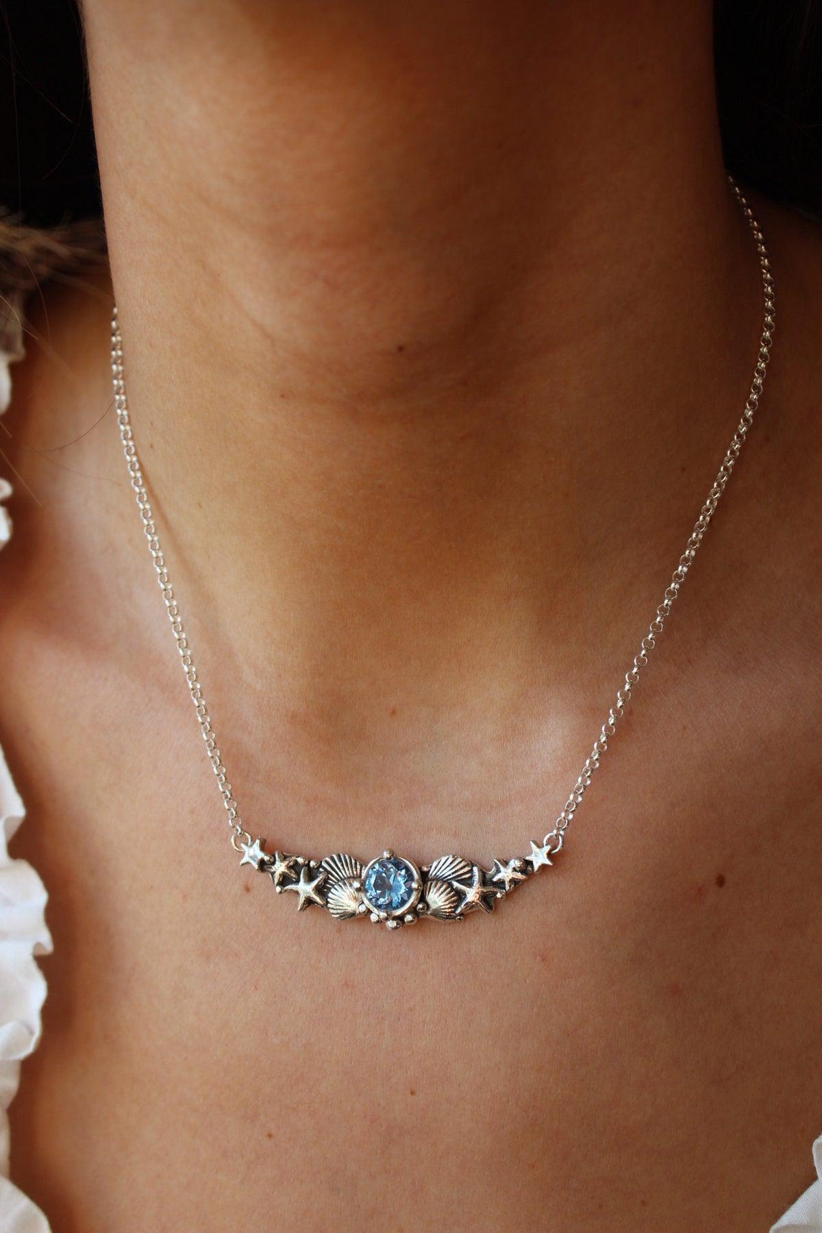 Collar hermandad cristal azul