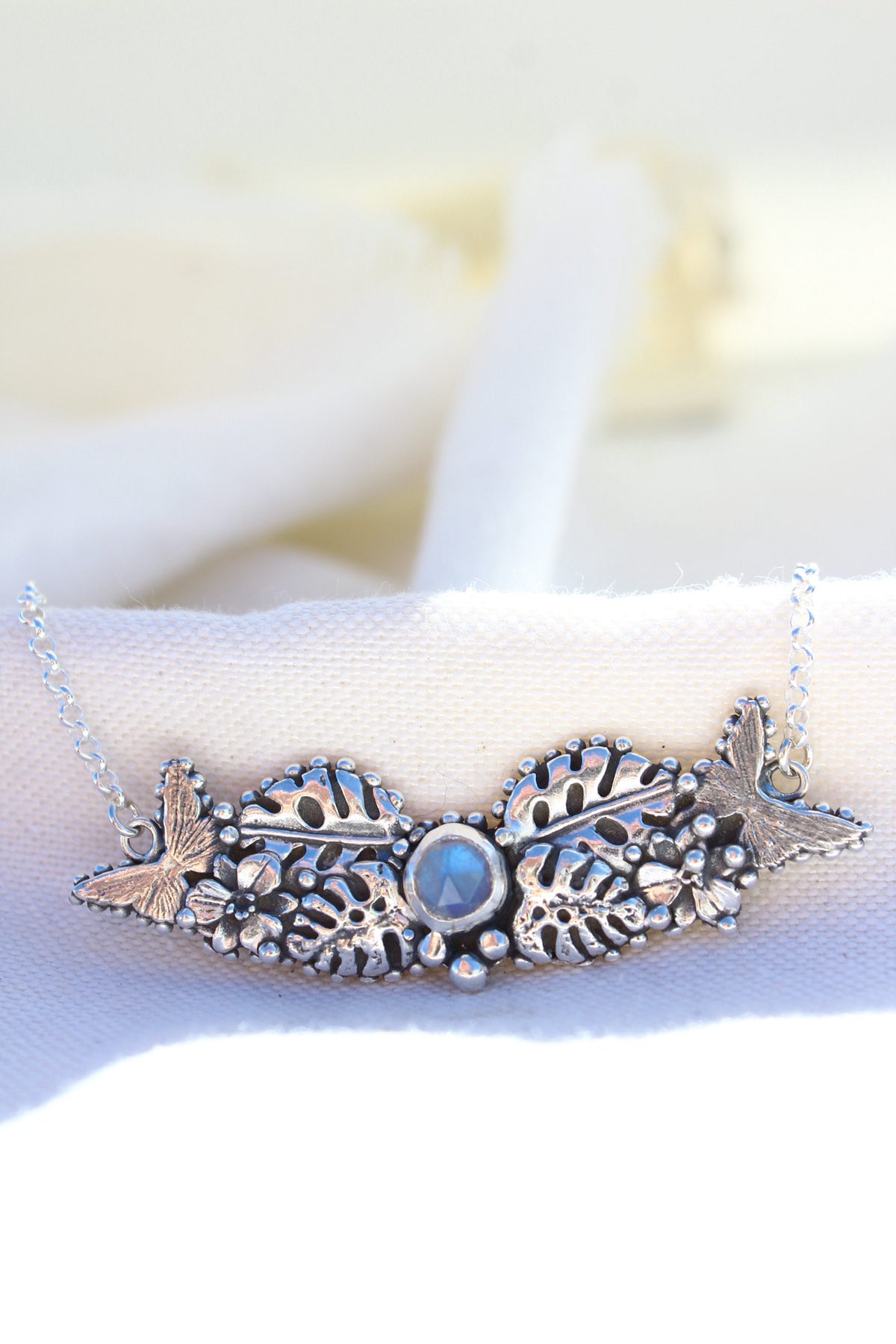 Collar Elisa piedra luna