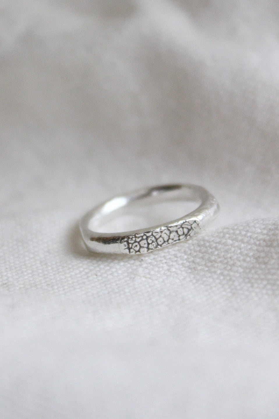 ANILLO HUELLA “CINTA” Delgado