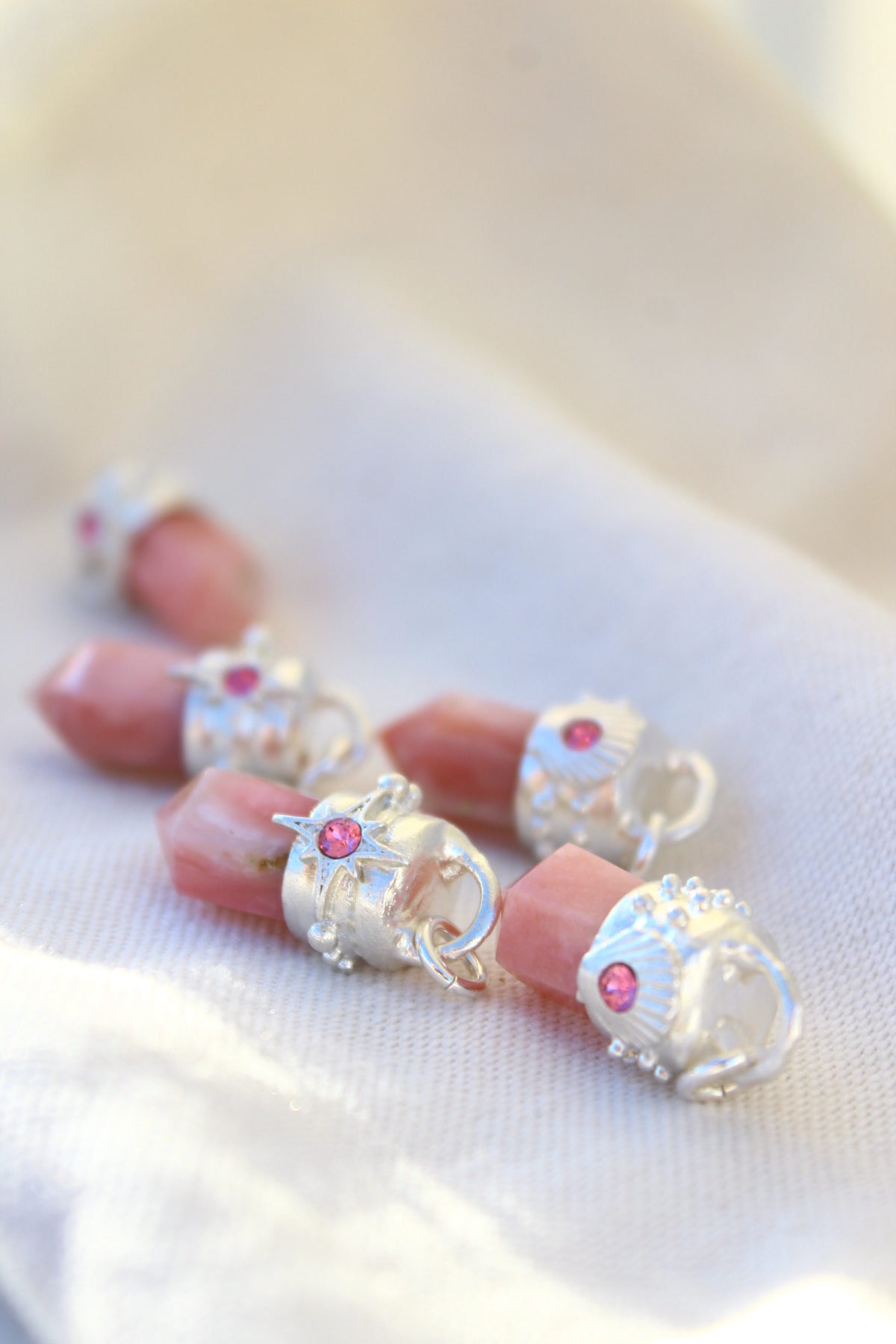 Amuleto CONCHA petit opalo rosa
