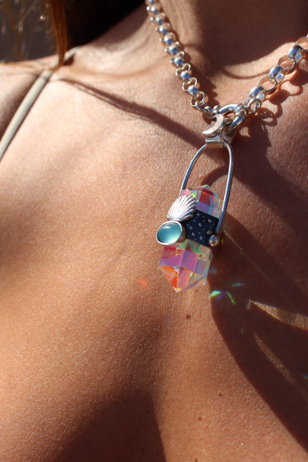 Amuleto sirena mística en calcedonia