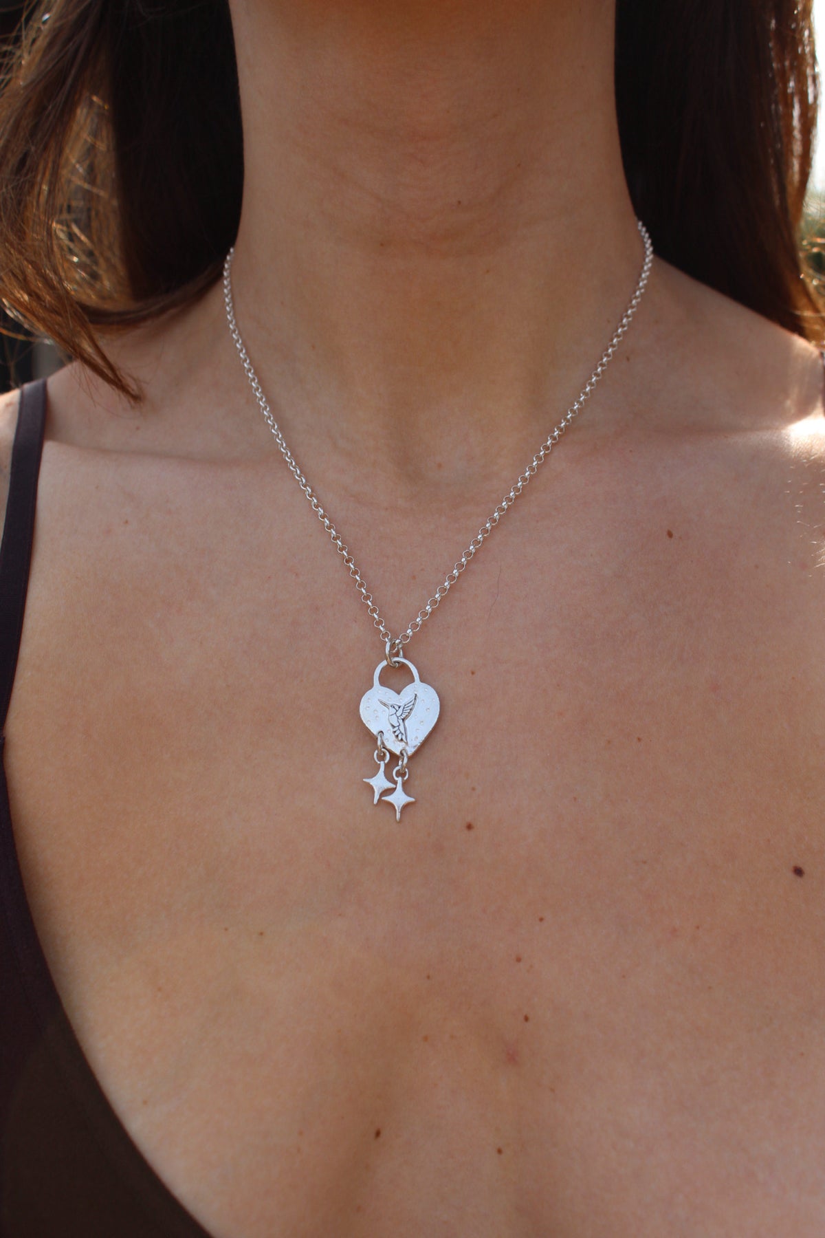 Collar corazón colibrí