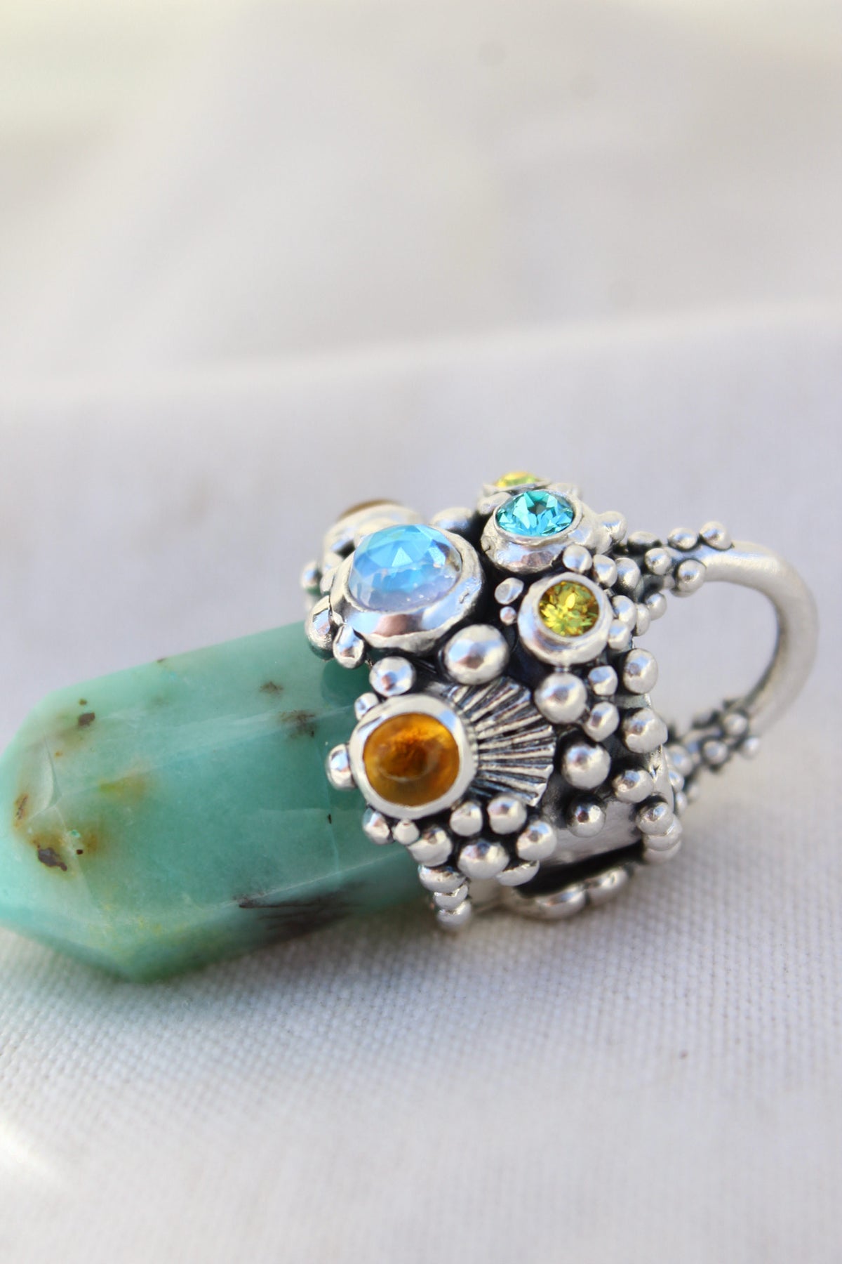 Amuleto crisoprasa citrinos y místico