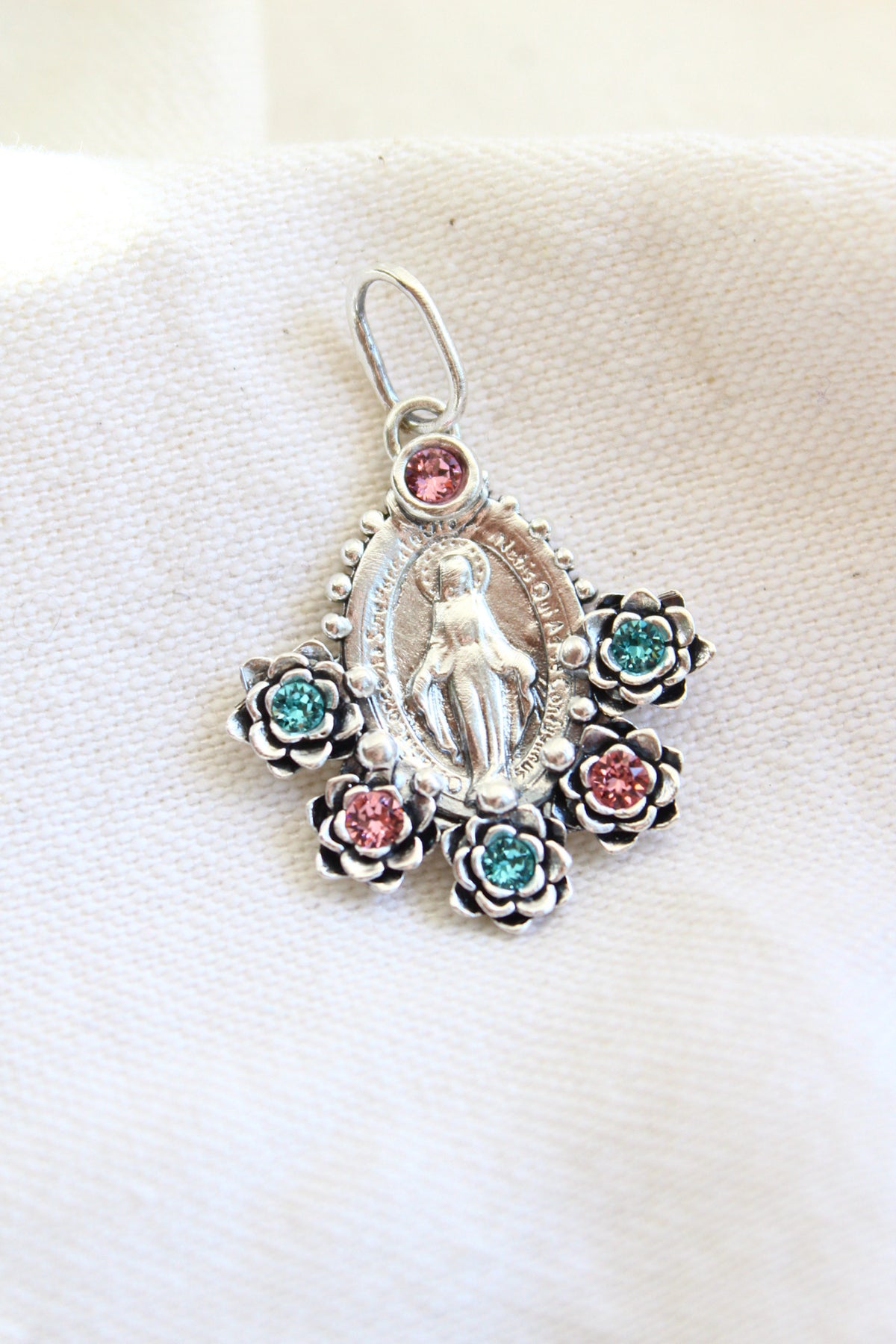 Collar virgen de los milagros #14