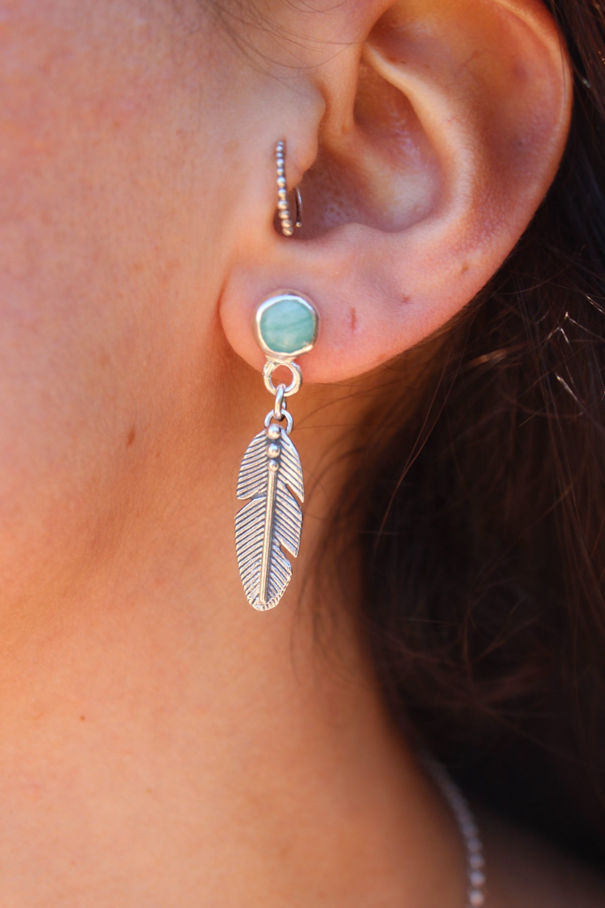 Conjunto collar águila sagrada + aros pluma Amazonita