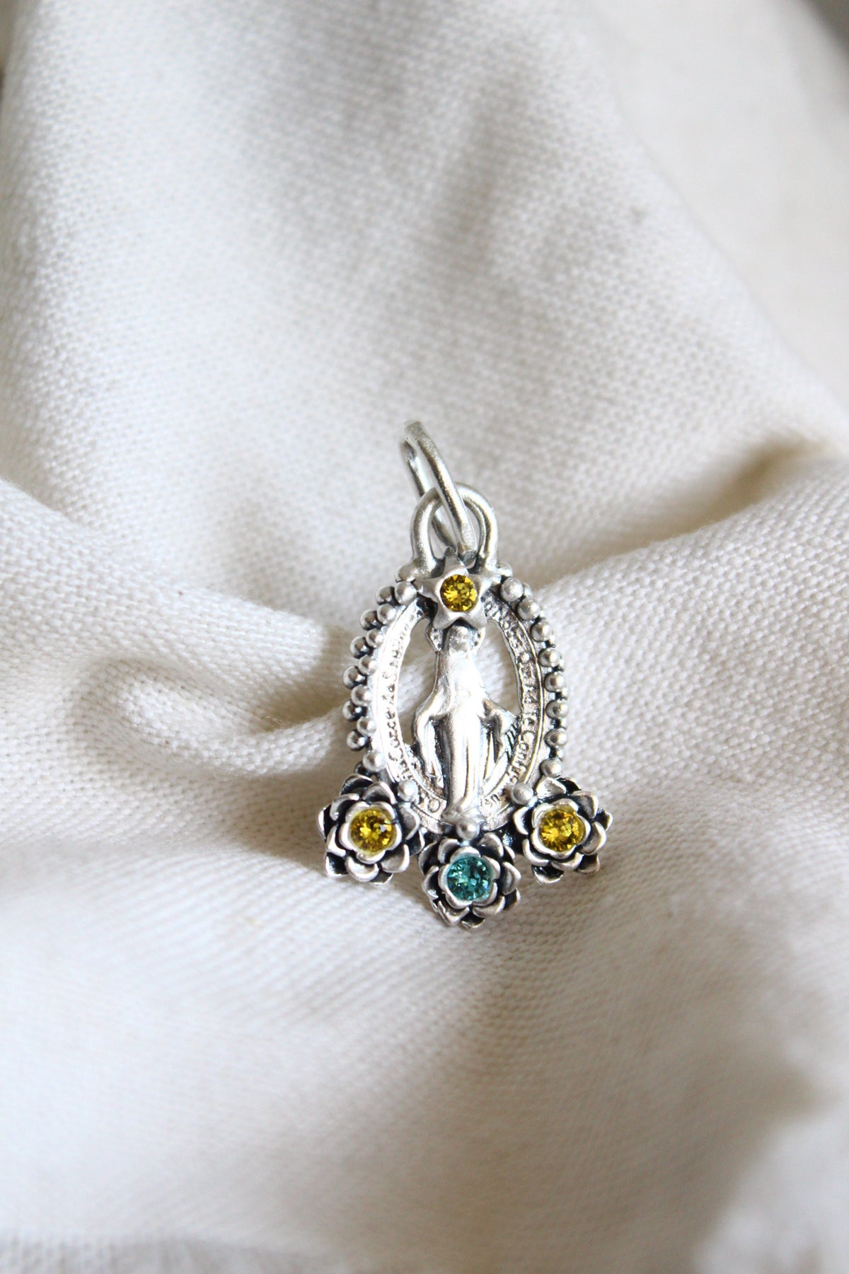 Collar Virgen de los milagros M #2