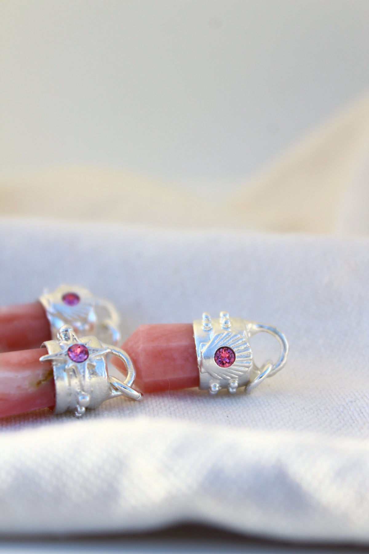 Amuleto CONCHA petit opalo rosa