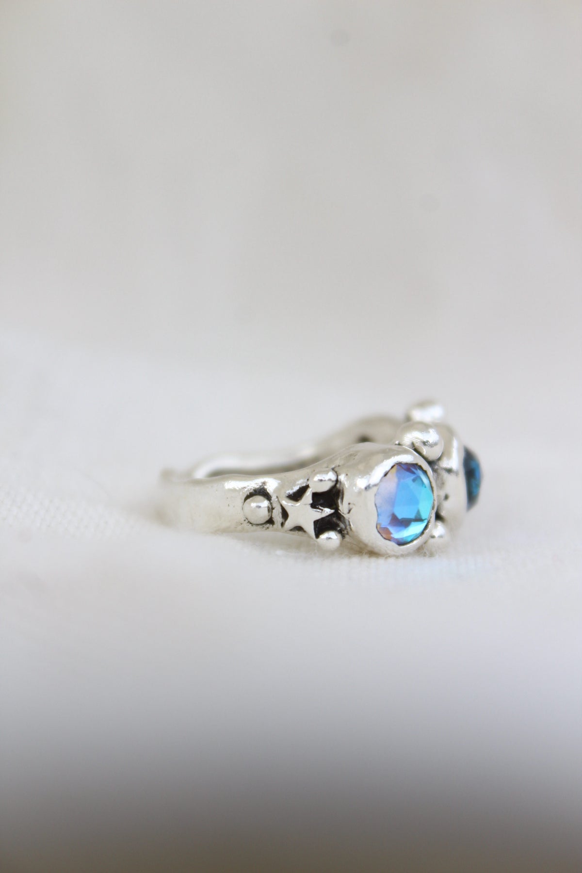 Anillo LAS TRES MARÍAS  cuarzo místico