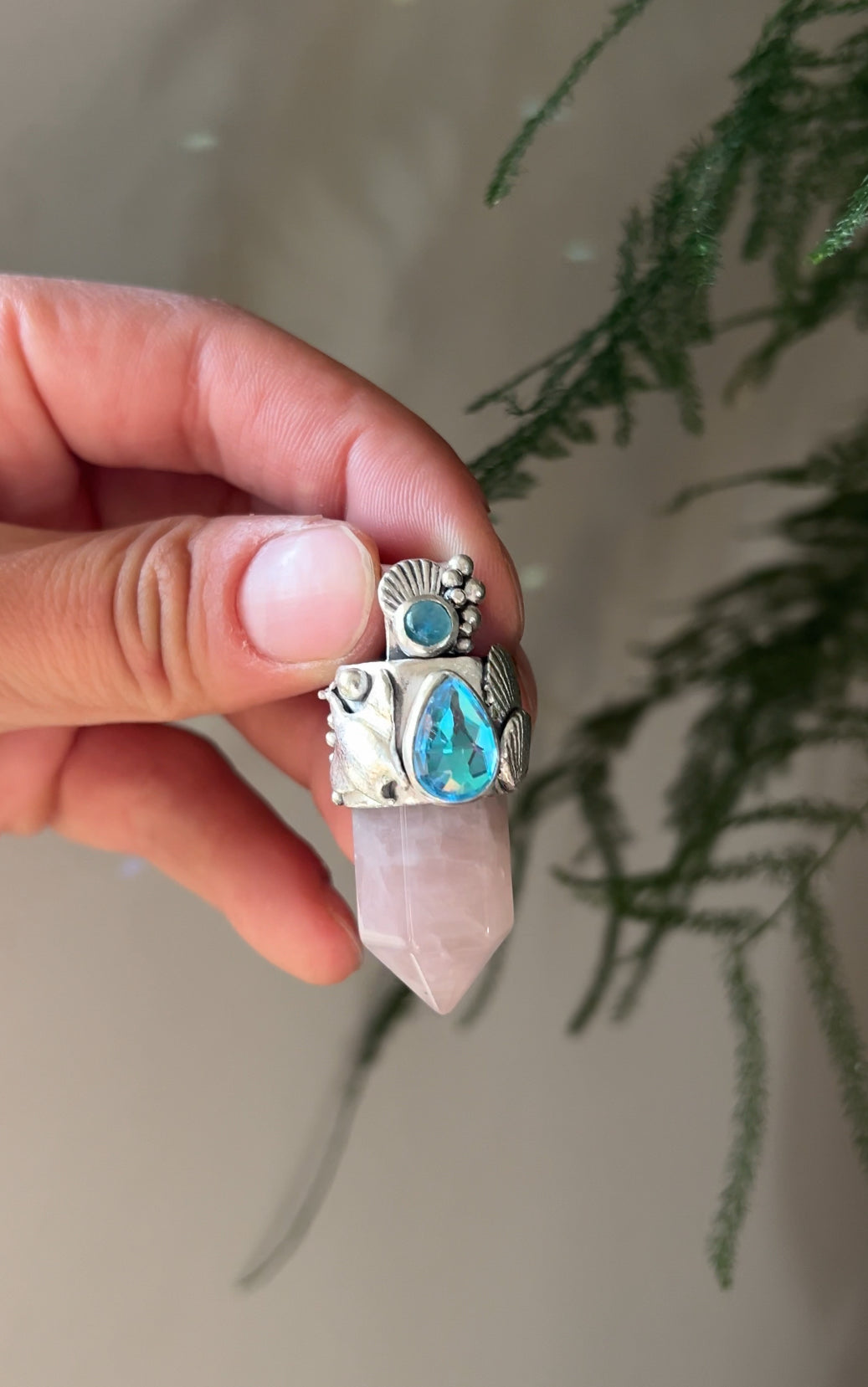 Amuleto manta cuarzo rosa