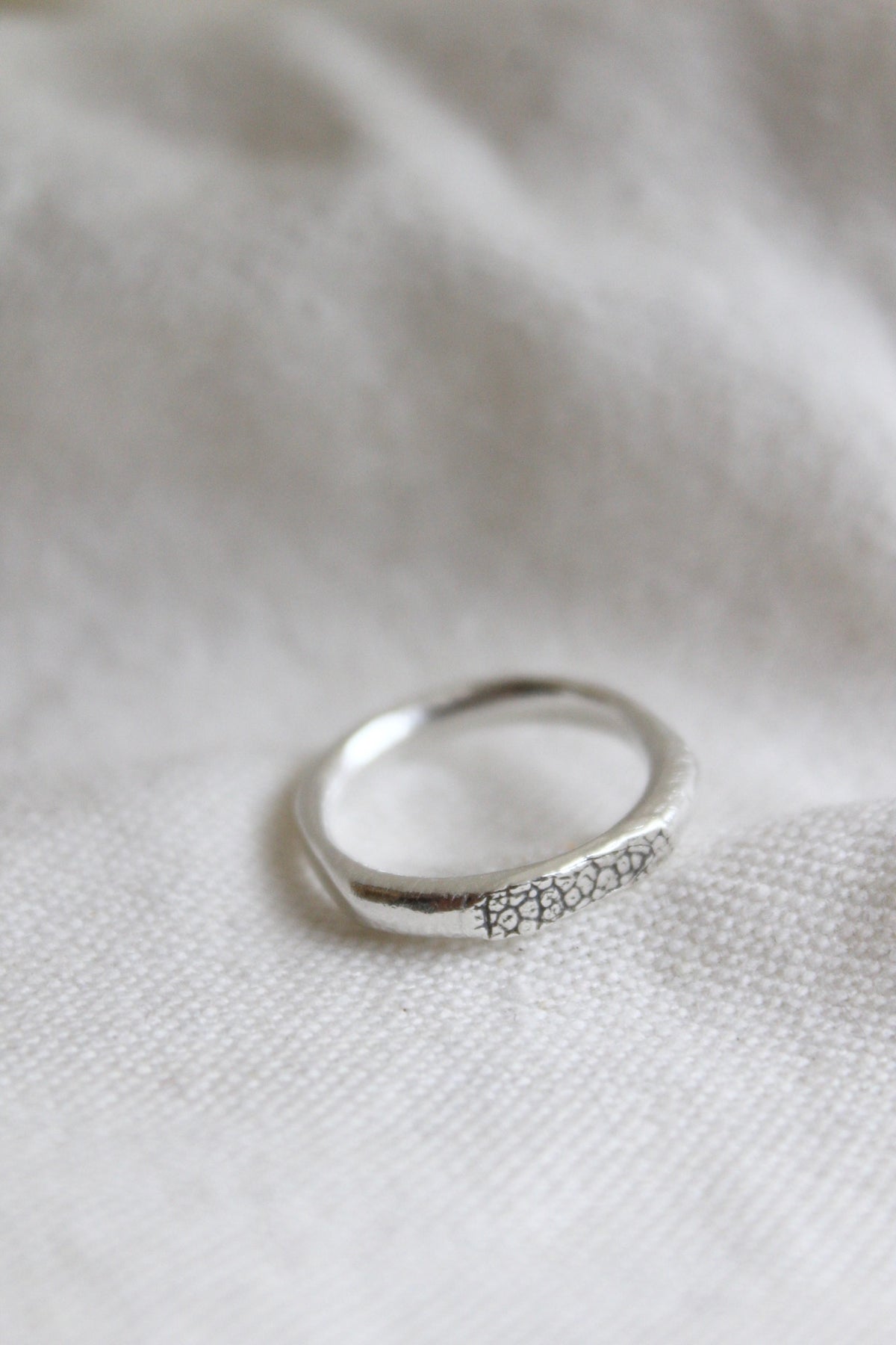 ANILLO HUELLA “CINTA” Delgado