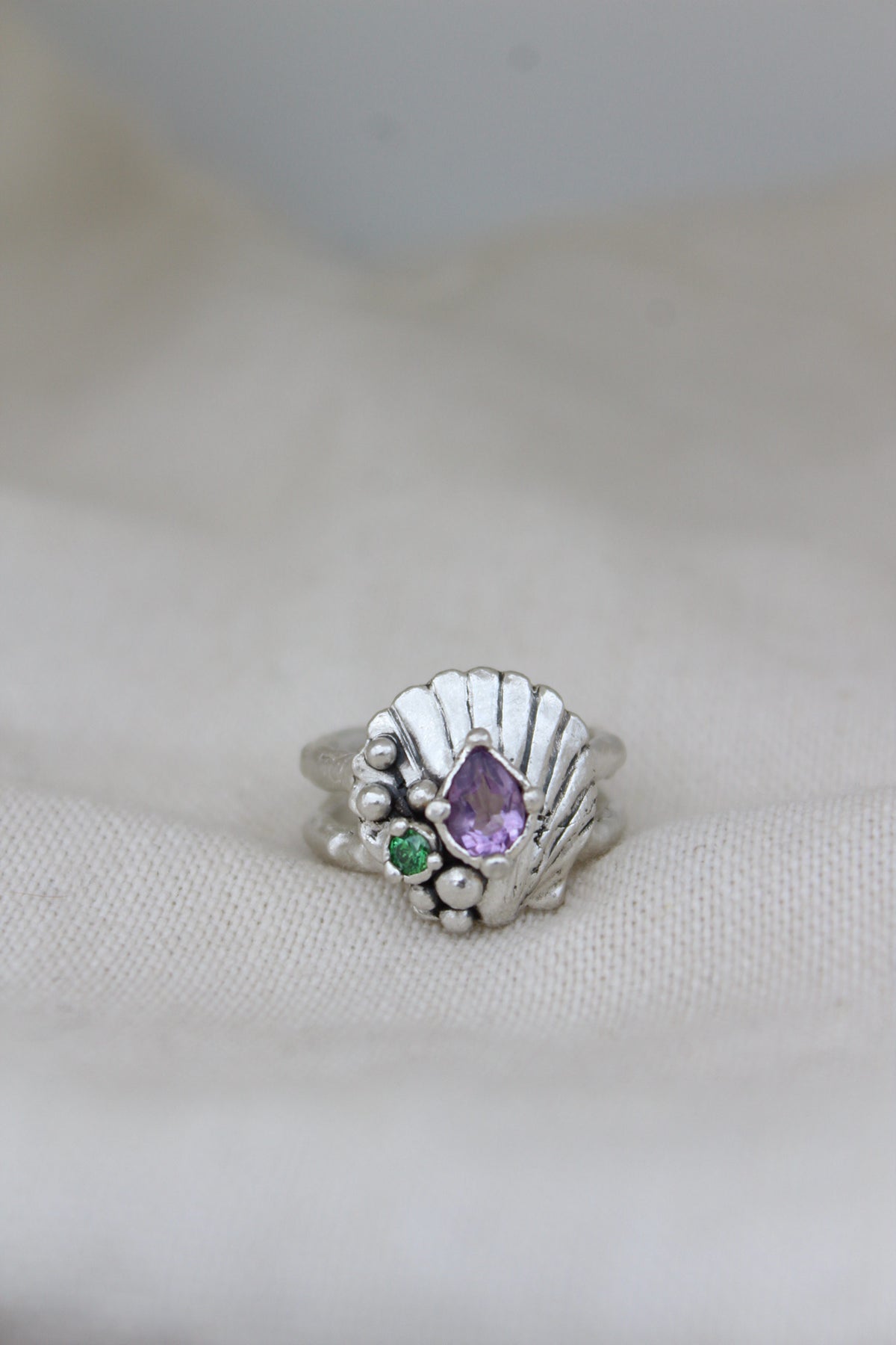 Anillo concha amatista talla 18