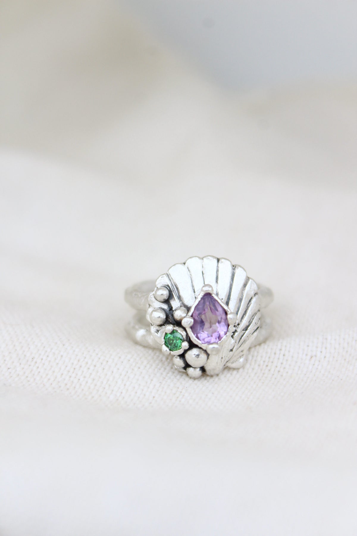 Anillo concha amatista talla 18