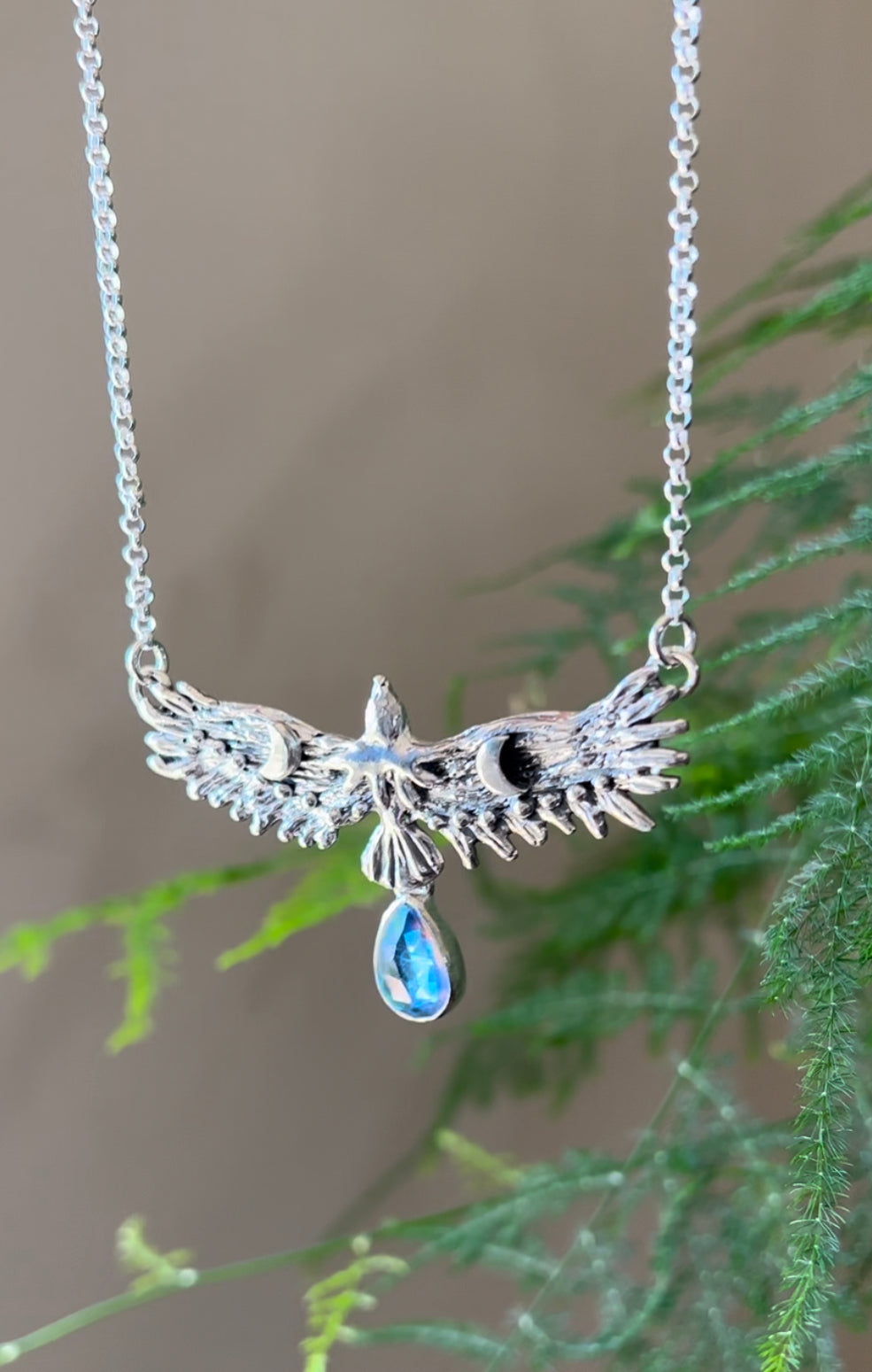 Collar águila mística