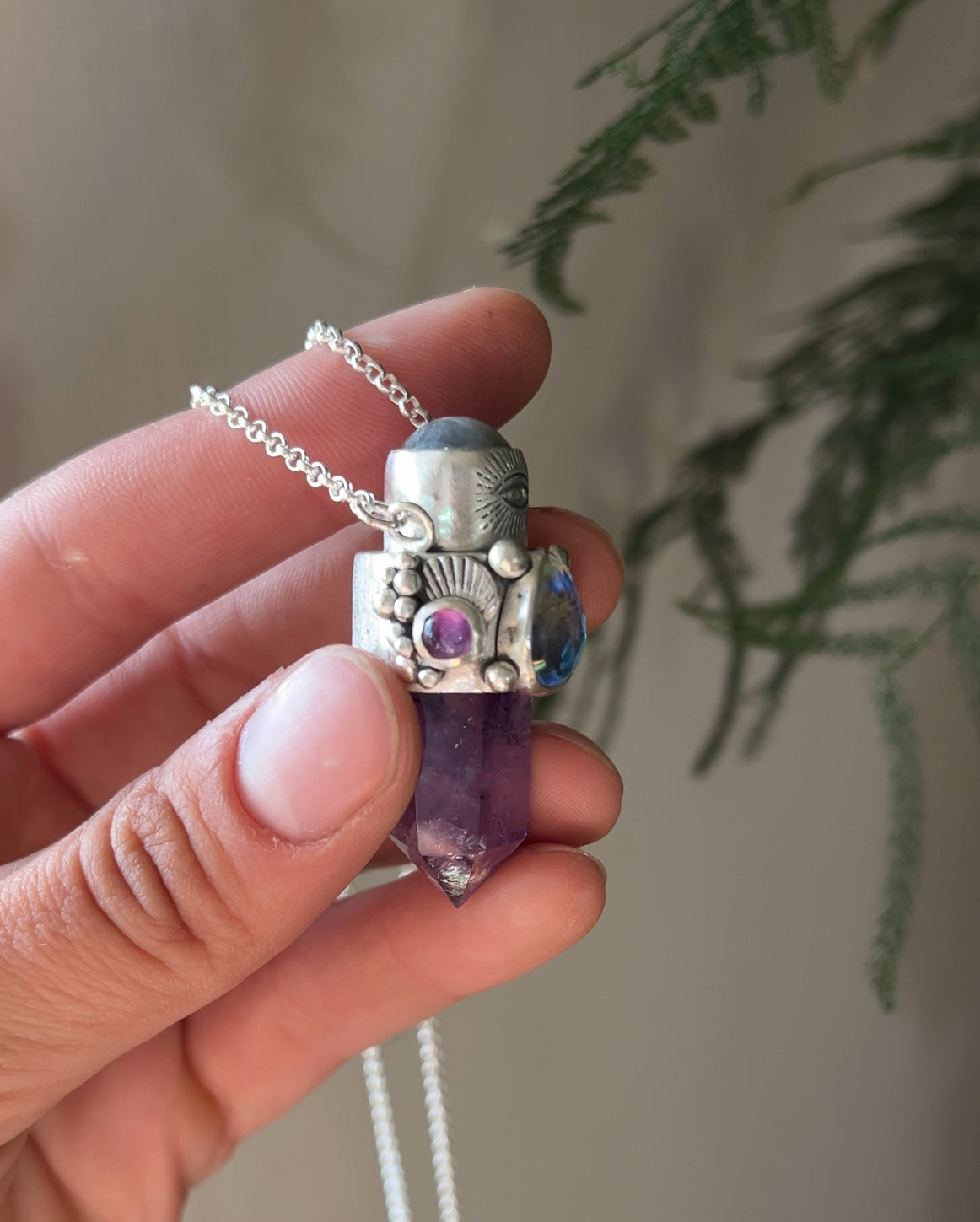 Amuleto amatista protector