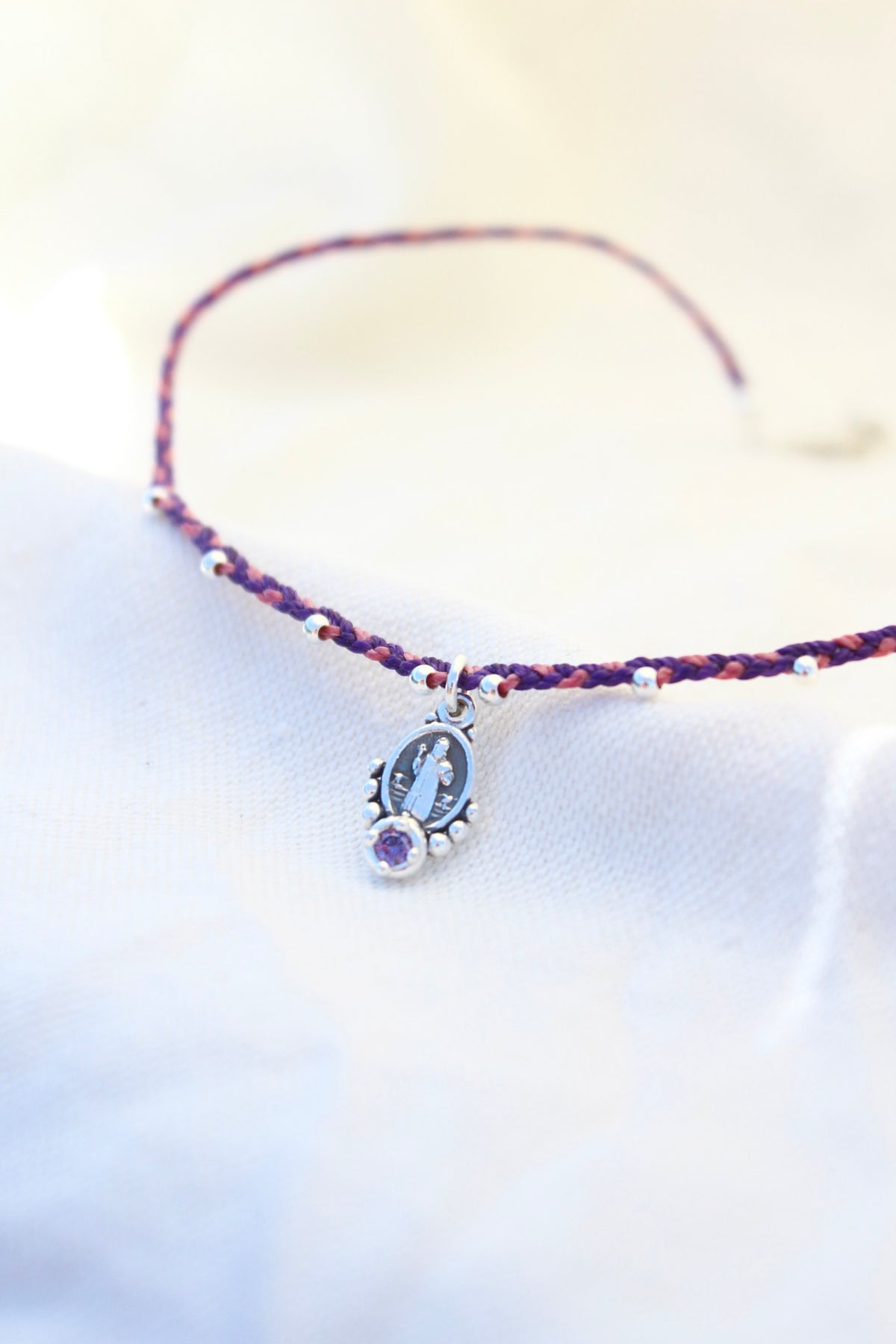 Collar tejido san Benito rosado y morado