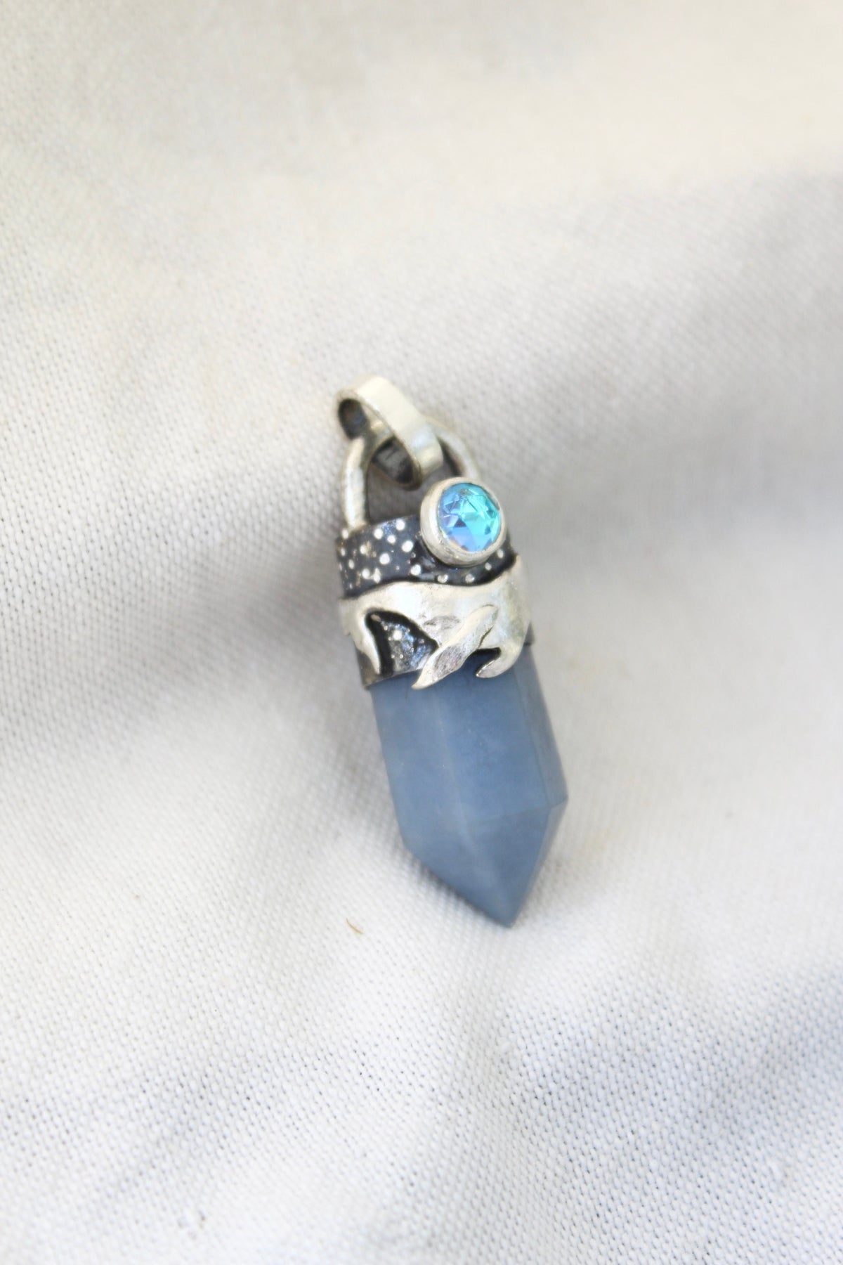 Amuleto ballena noche estrellada