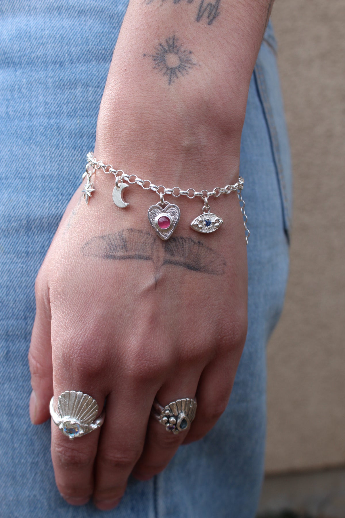 Pulsera manifestación