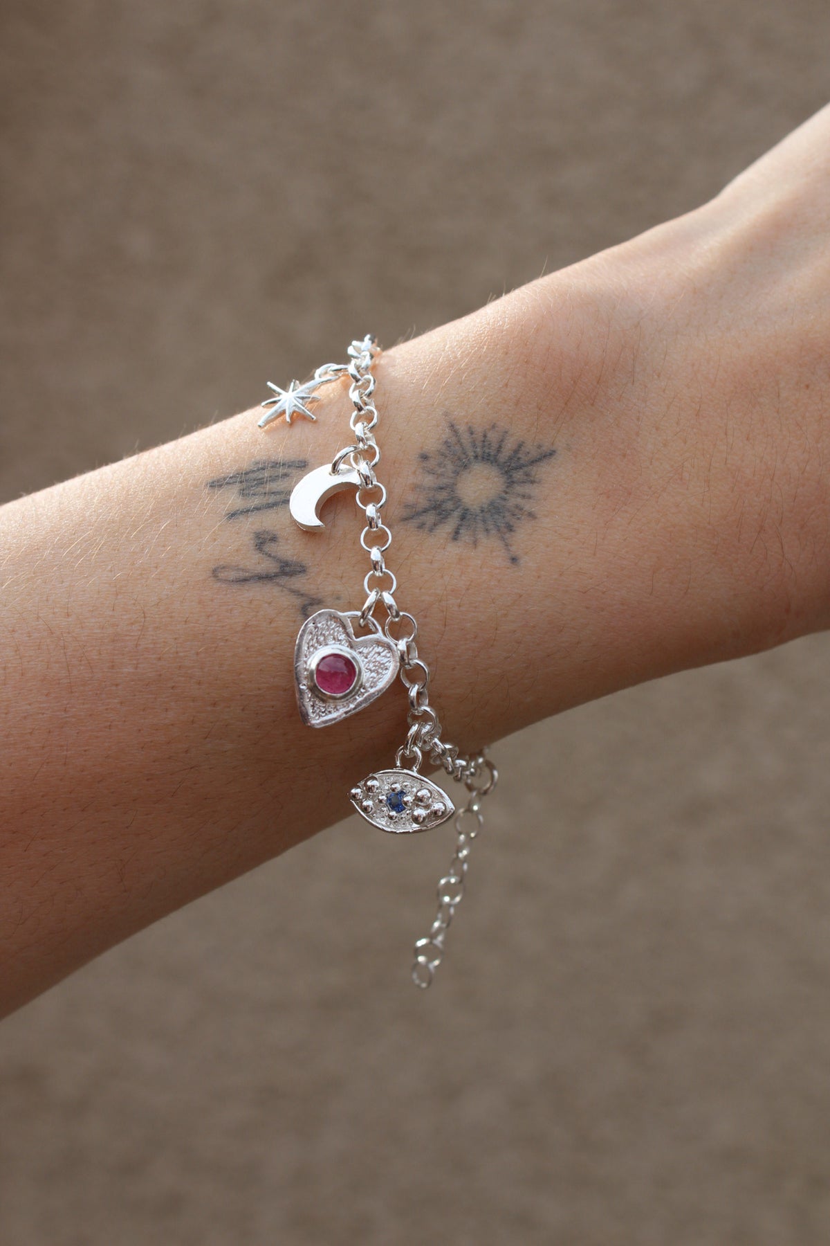 Pulsera manifestación