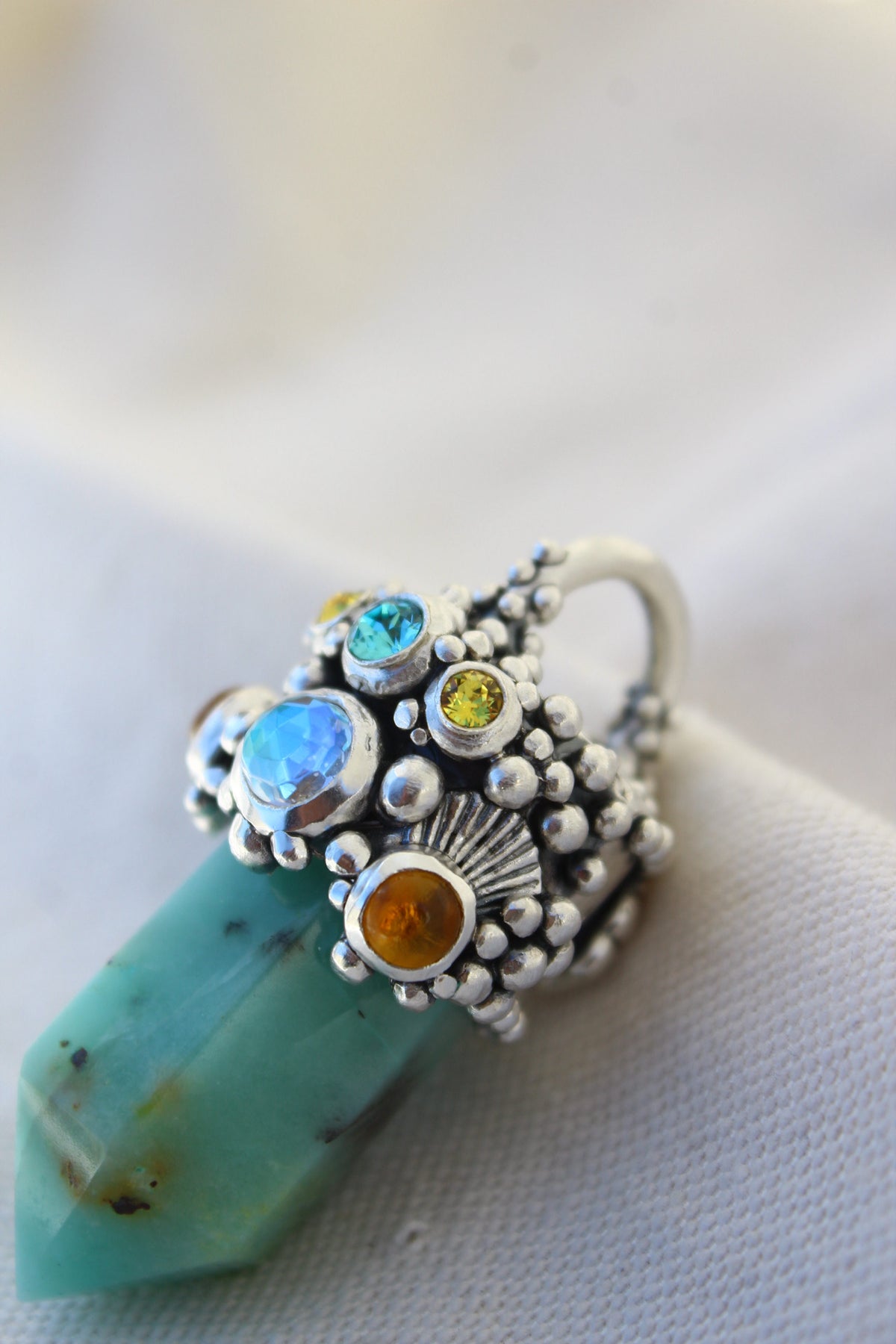 Amuleto crisoprasa citrinos y místico