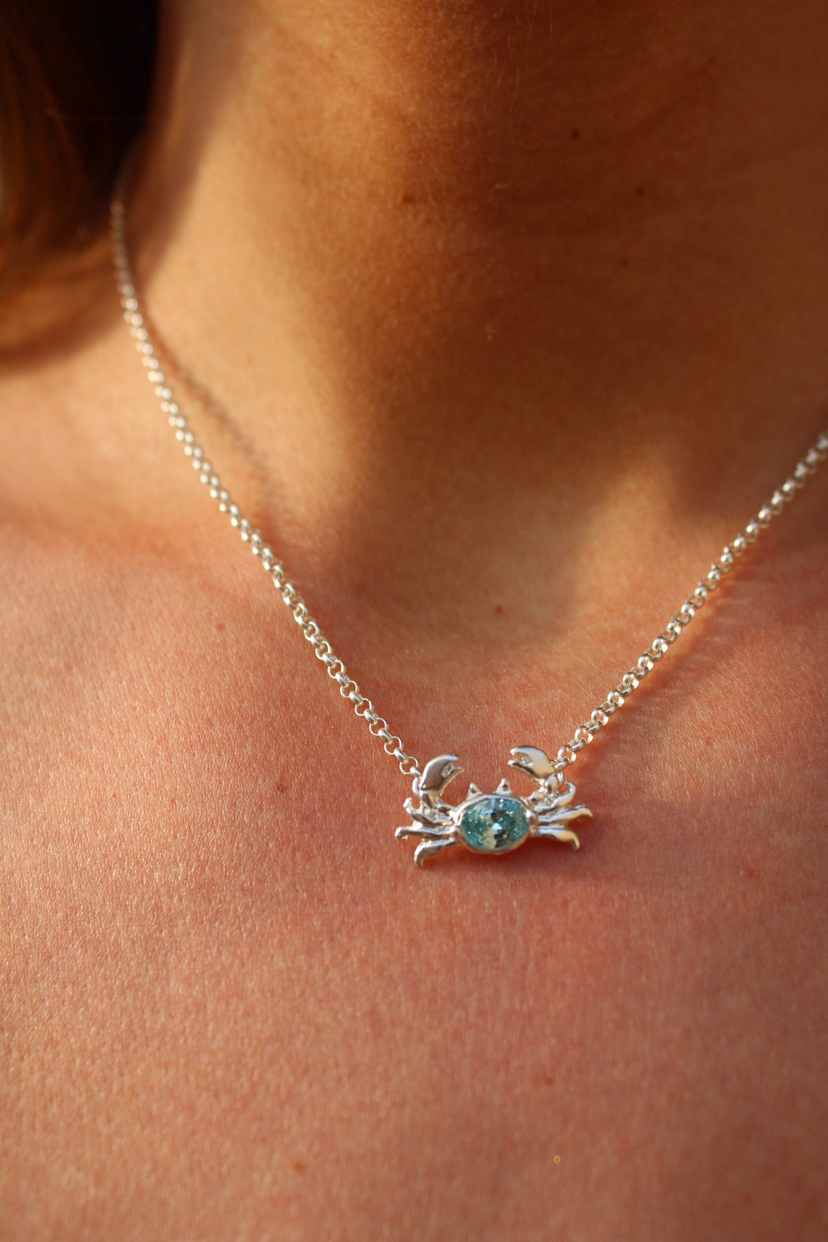 Collar crab Frosty mint oval