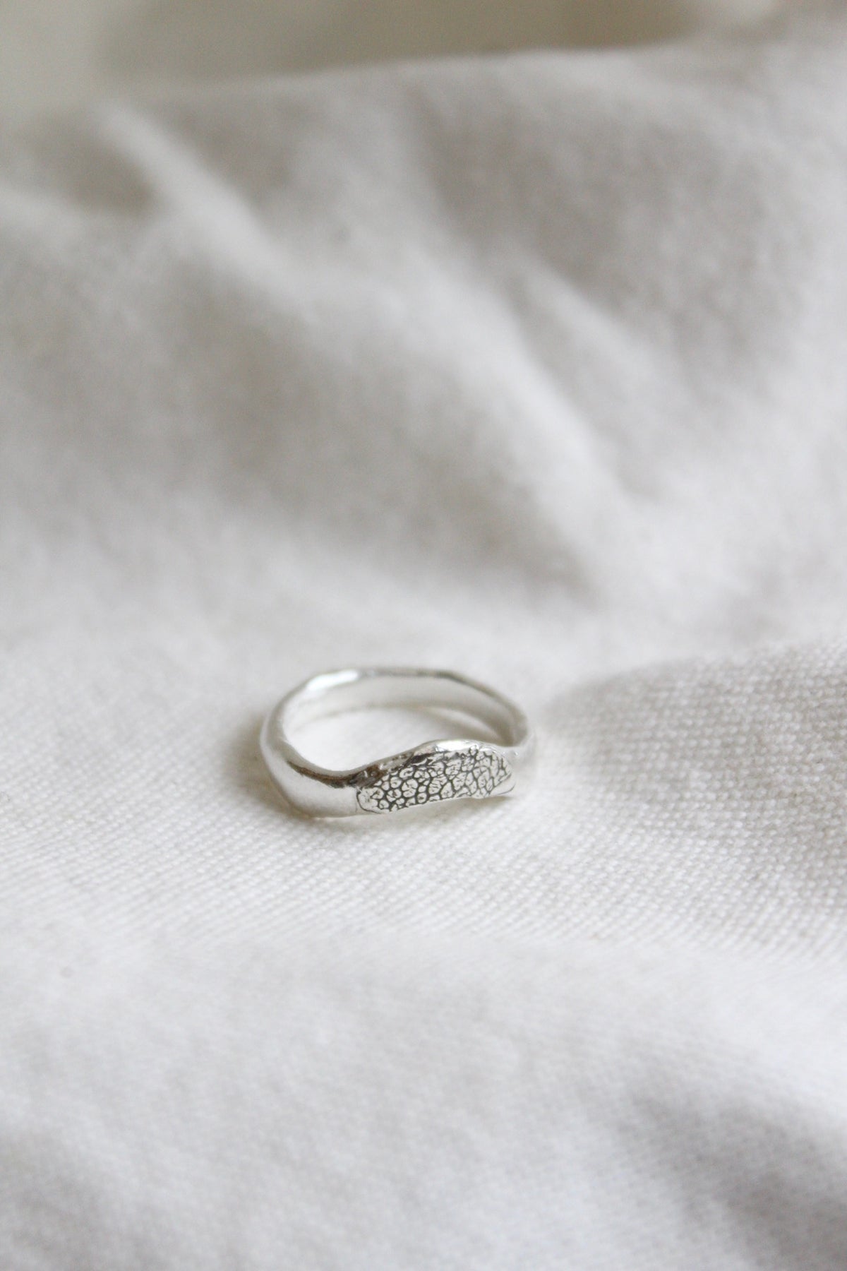 ANILLO HUELLA “OLA”