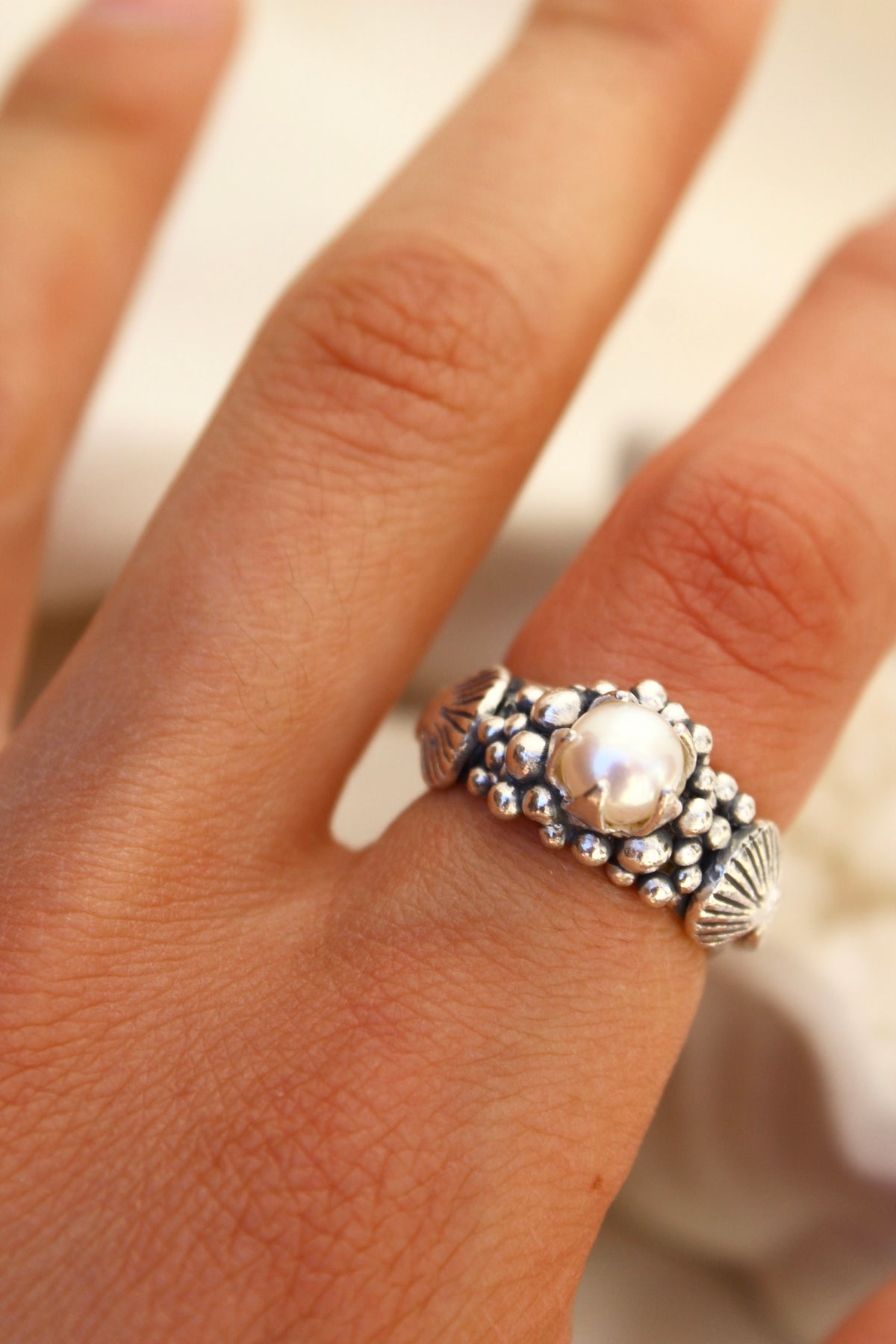 Anillo LA PERLA concha