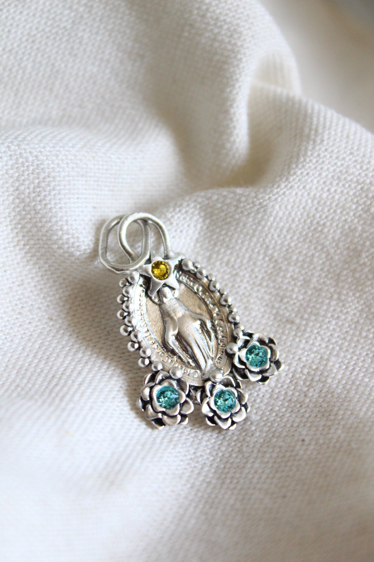 Collar Virgen de los milagros M #11