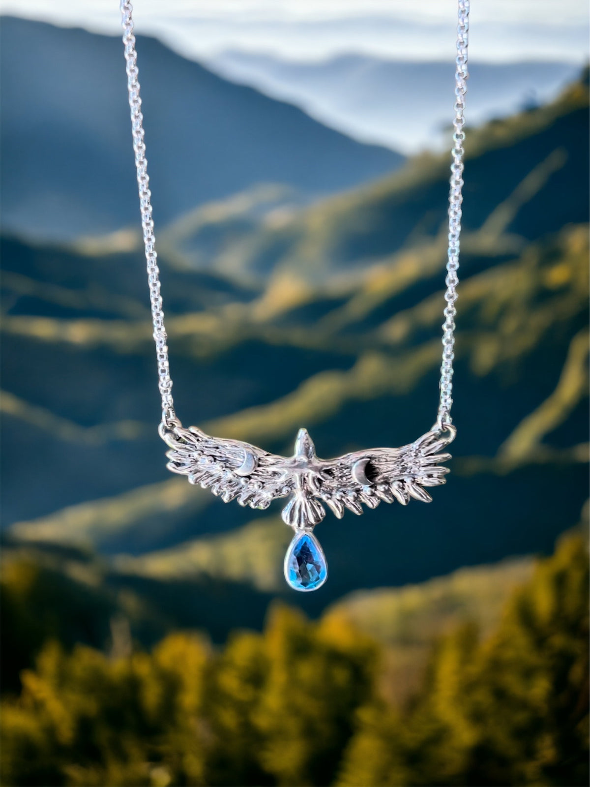 Collar águila mística