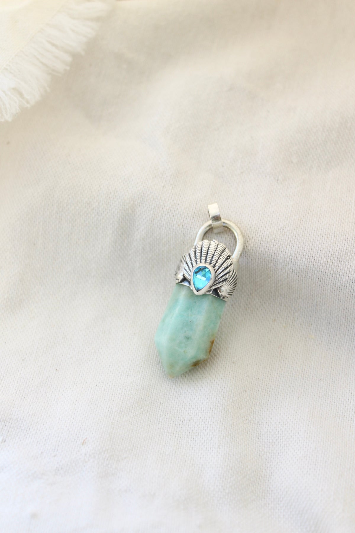 Amuleto concha mística crisoprasa