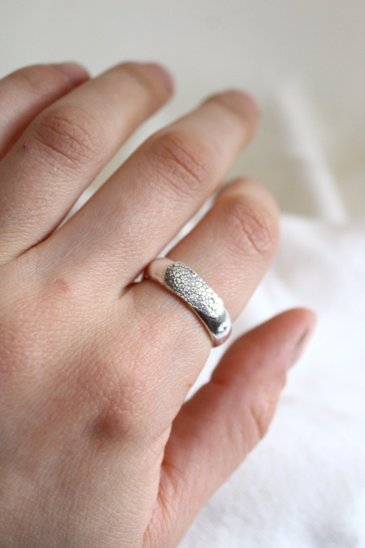 ANILLO HUELLA “CINTA” grueso