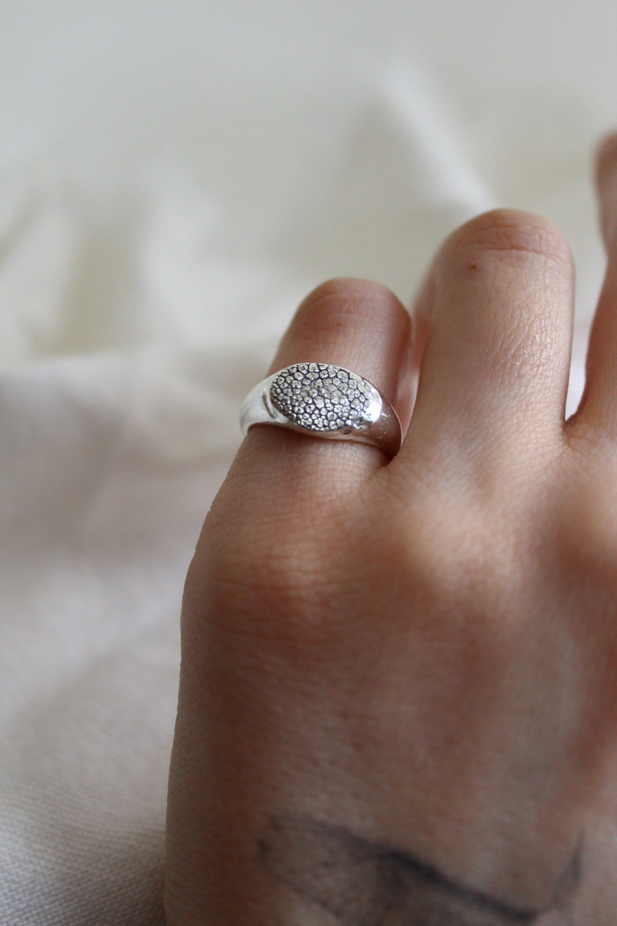 ANILLO HUELLA “OVAL”