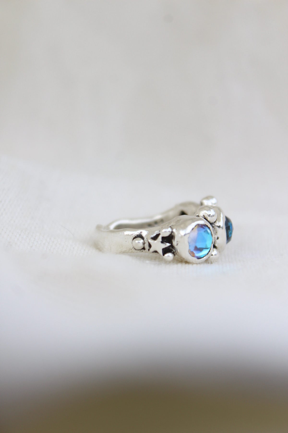 Anillo LAS TRES MARÍAS  cuarzo místico
