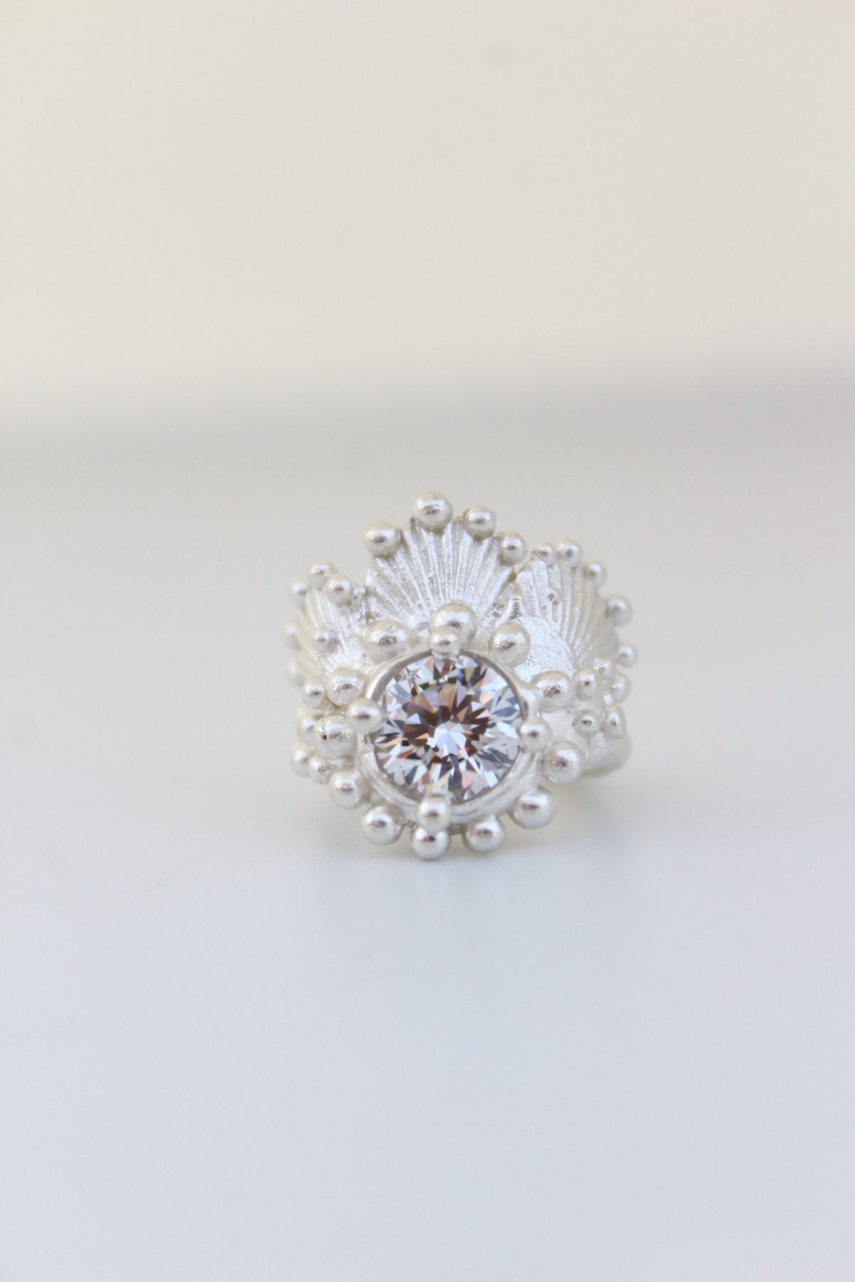 Aro Ear cuff triple concha cristal blanco (izquierdo)