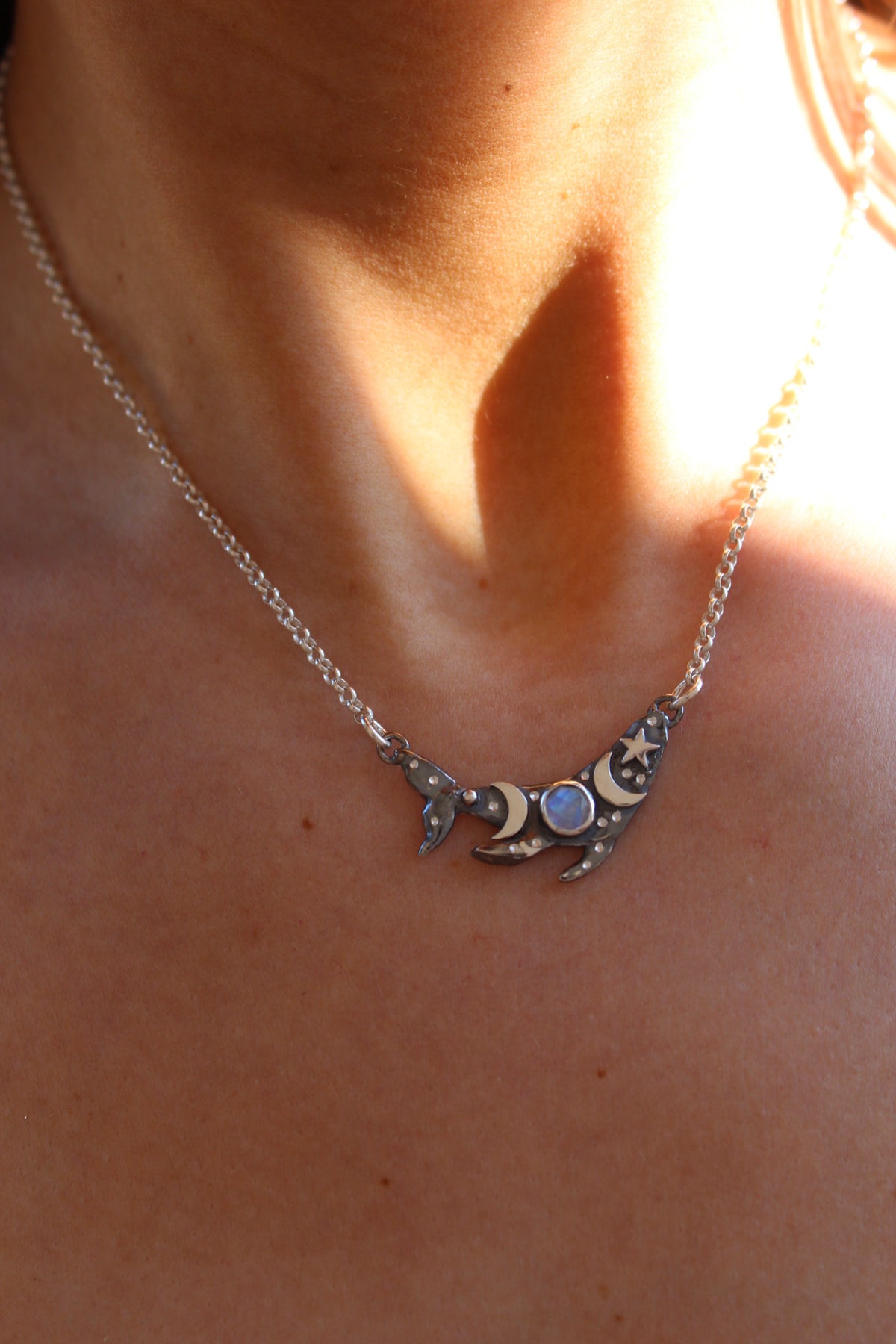 Collar Ballena petit noche estrellada piedra luna