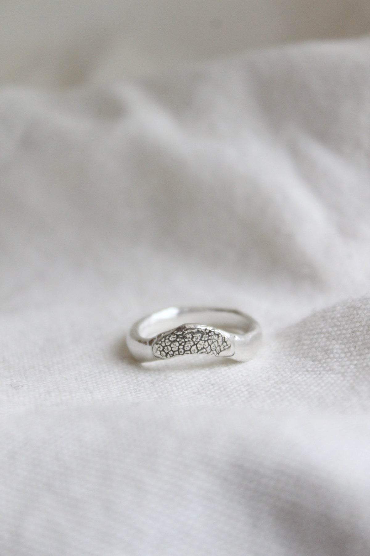 ANILLO HUELLA “OLA”