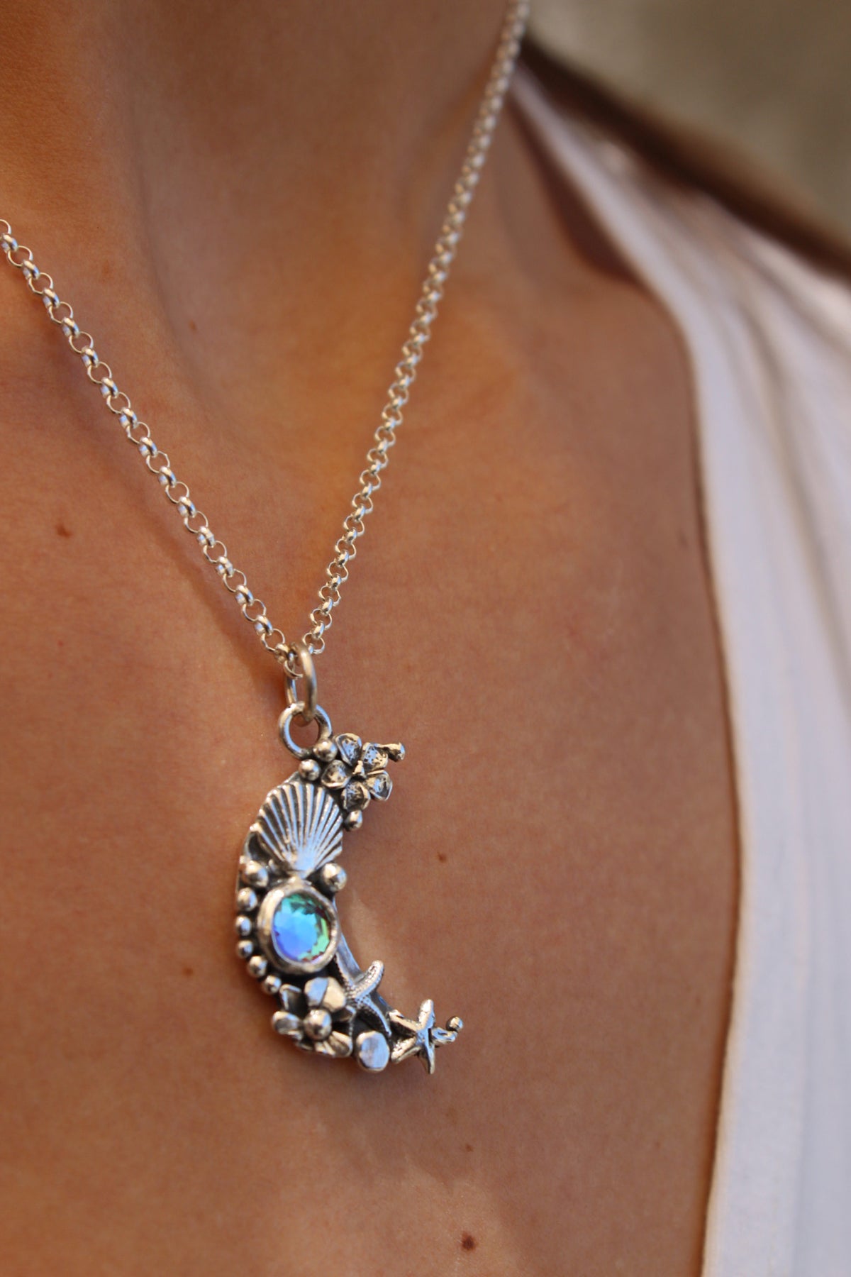 Collar luna di Atlantis “M” cuarzo místico