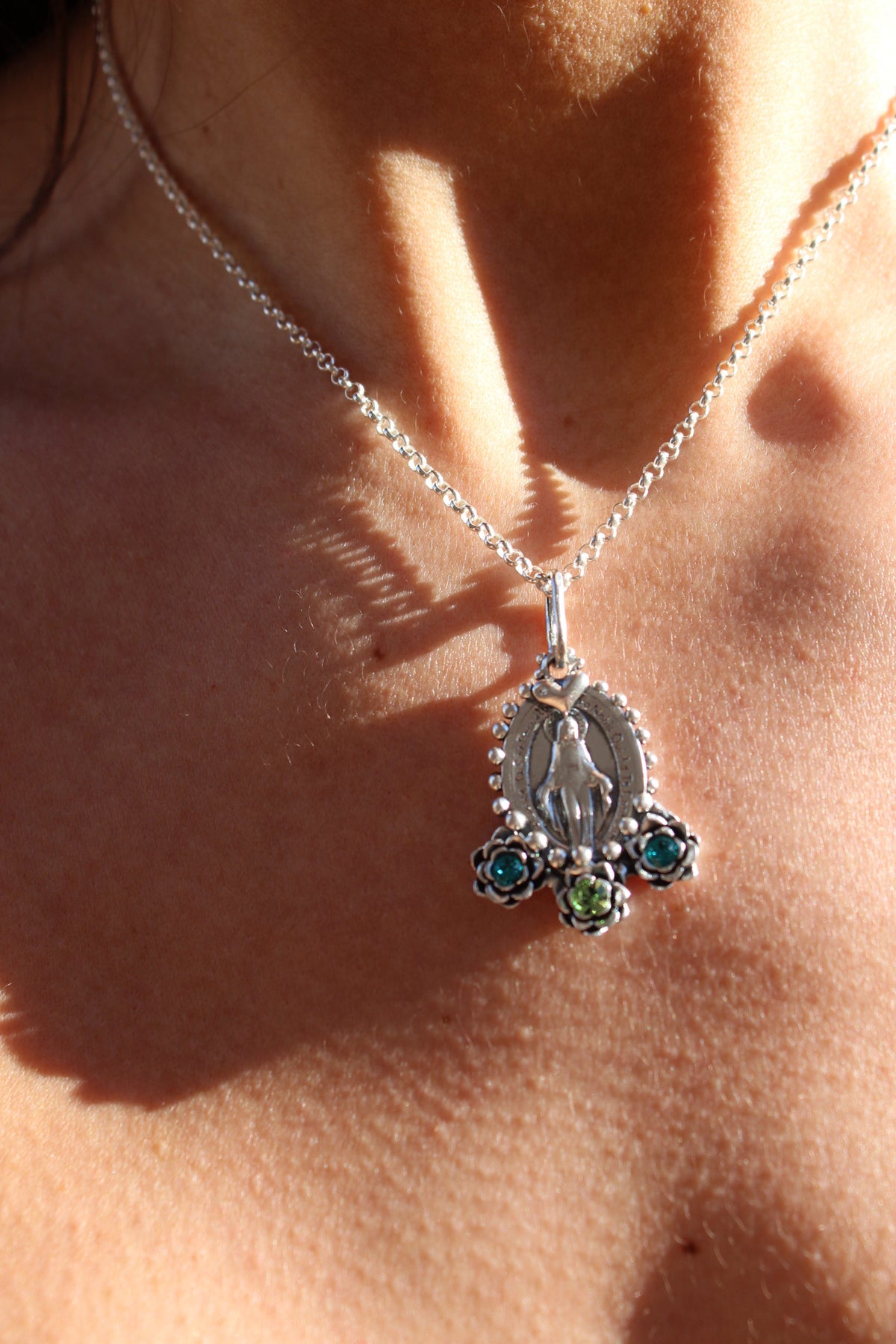 Collar virgen de los milagros #15