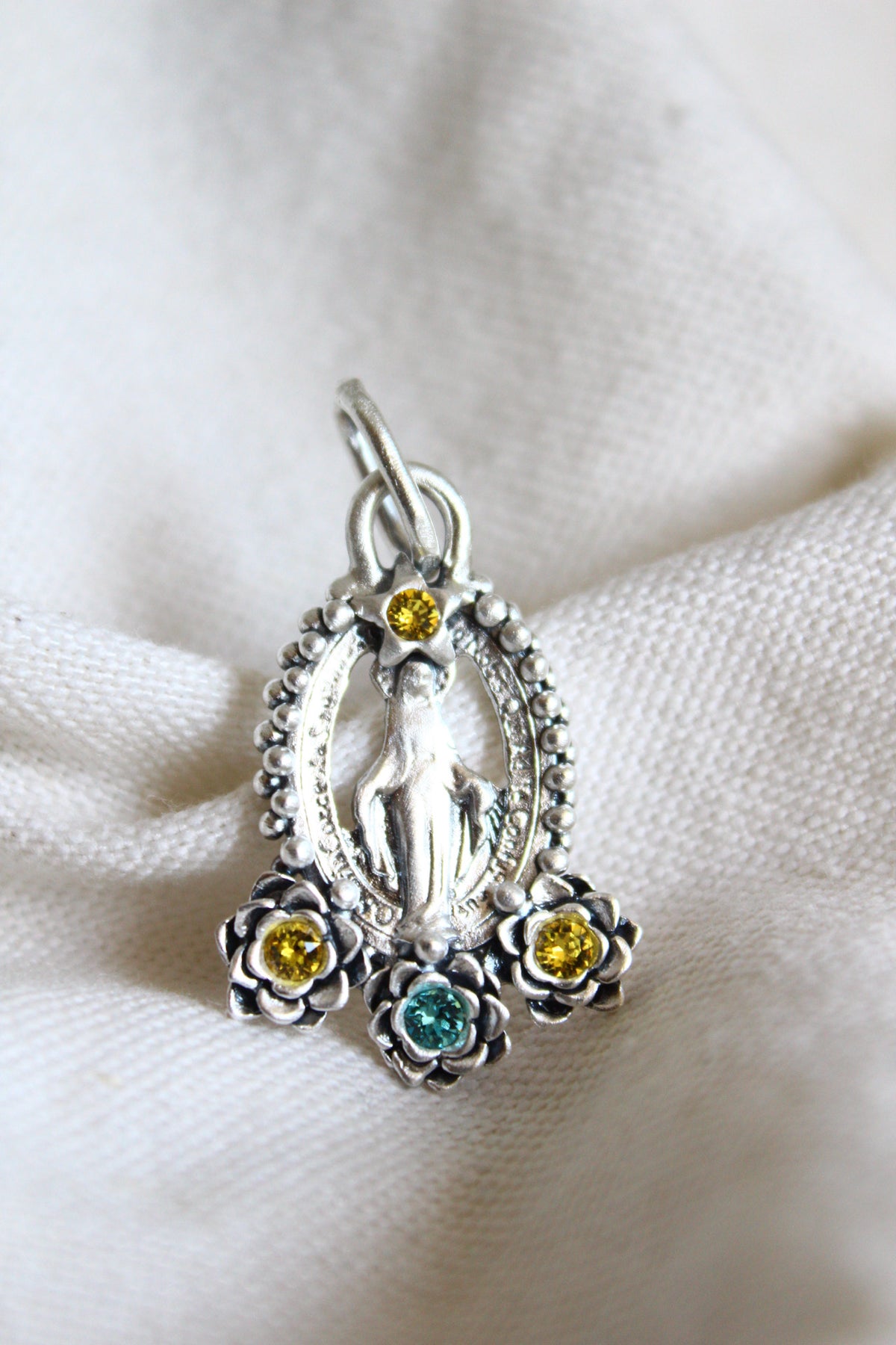 Collar Virgen de los milagros M #2