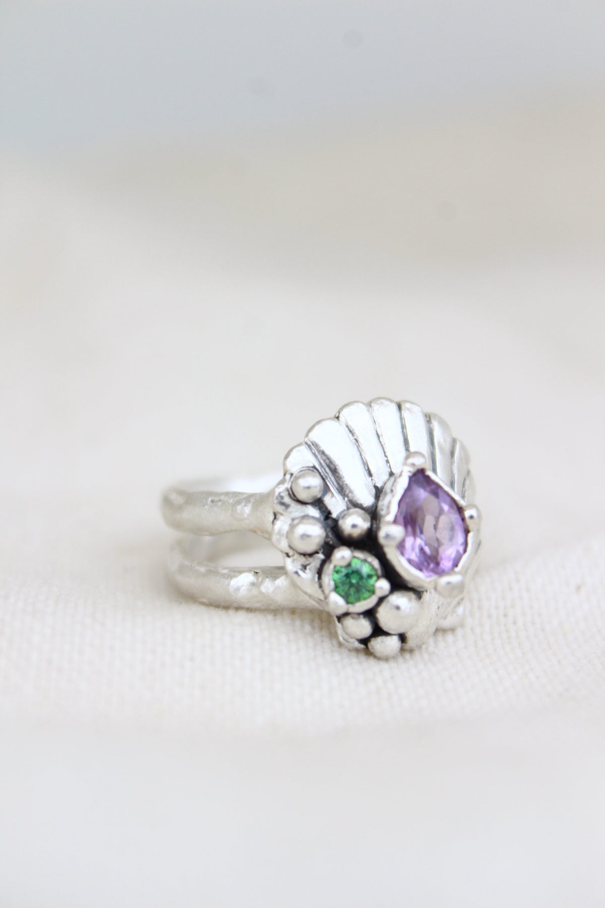 Anillo concha amatista talla 18