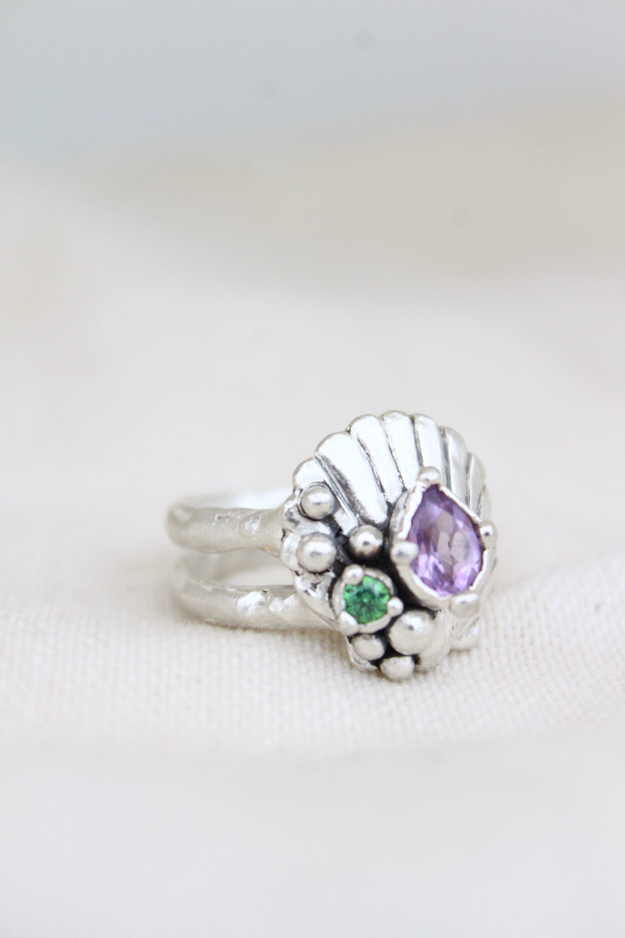 Anillo concha amatista talla 18