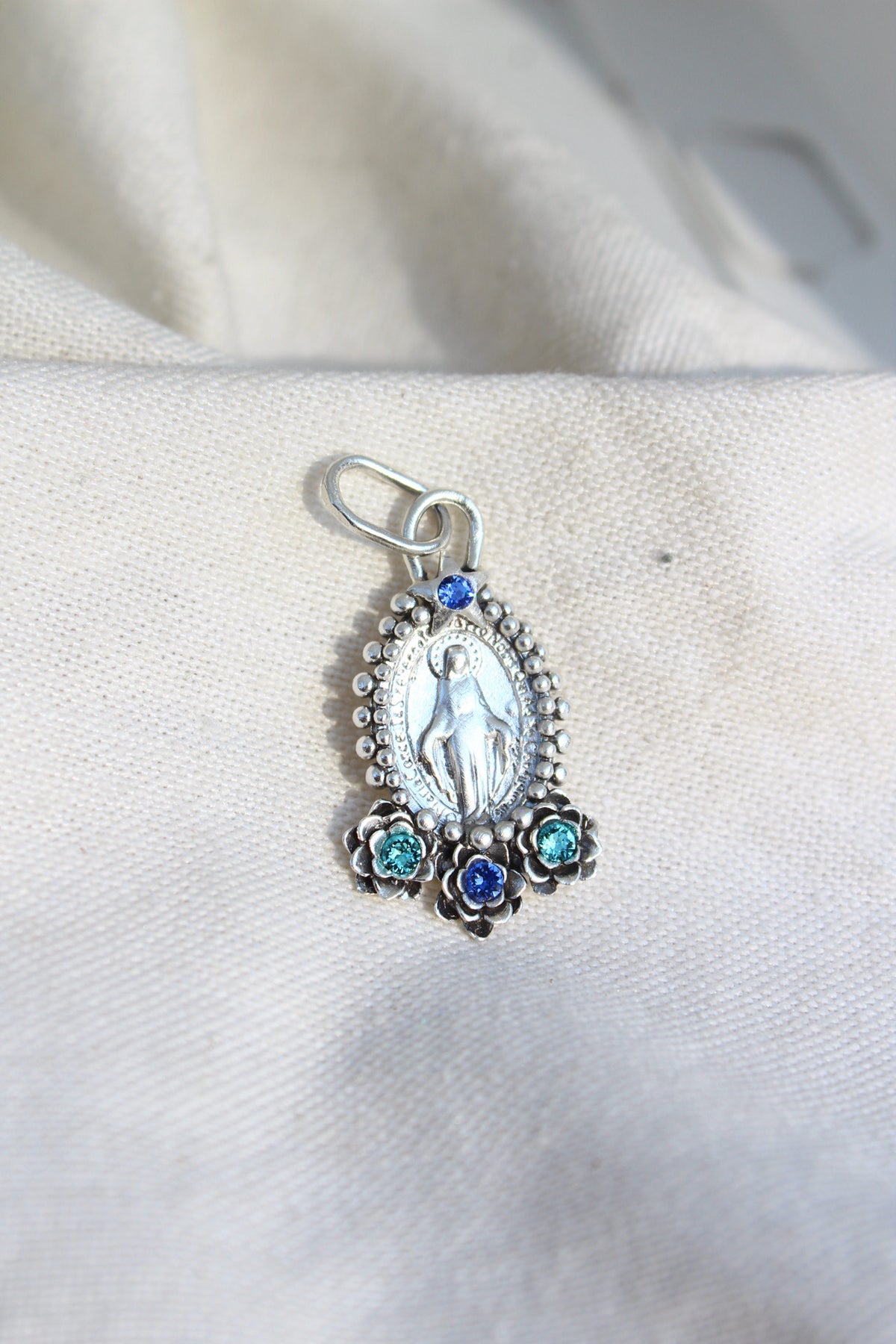 Collar Virgen de los milagros M #4
